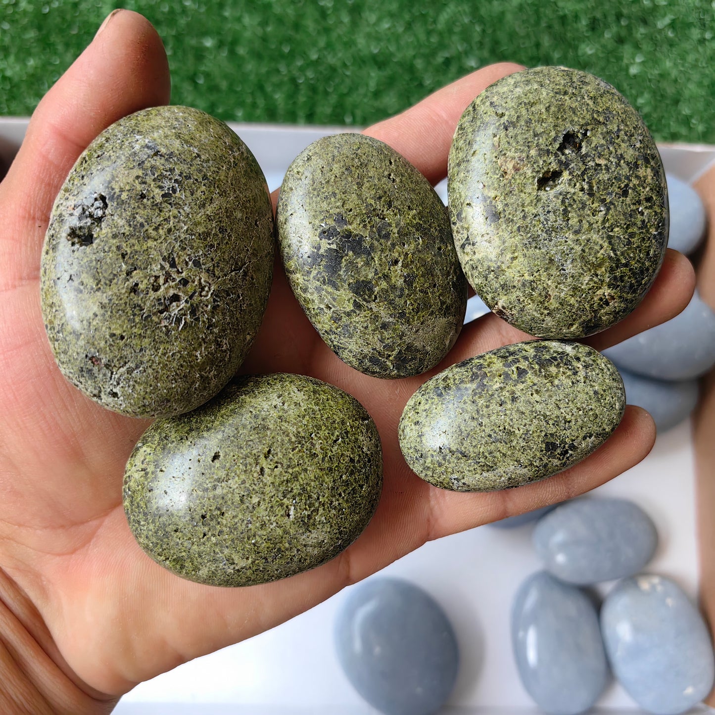 28 pc epidote & angelite palm