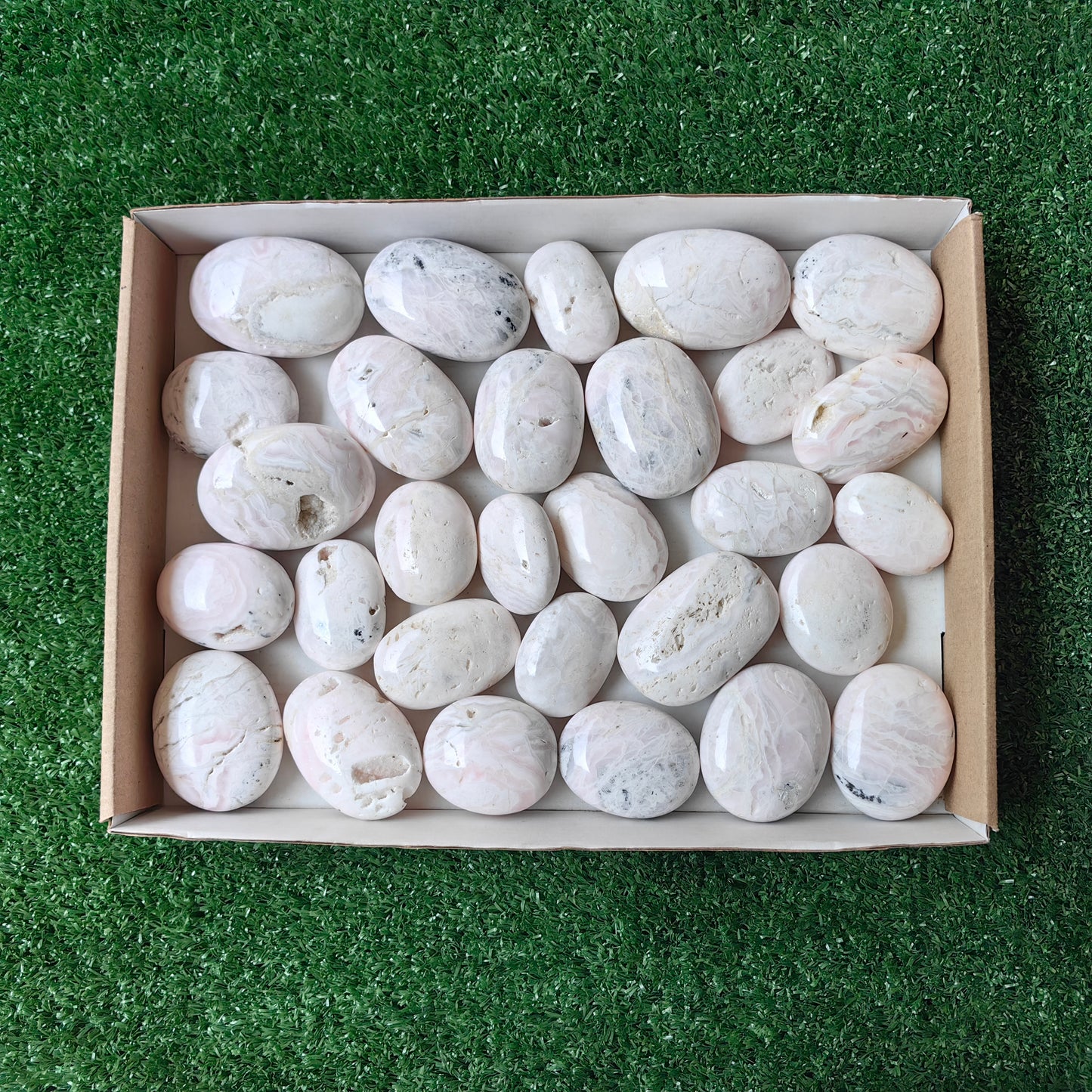 29 pc mangano calcite palms
