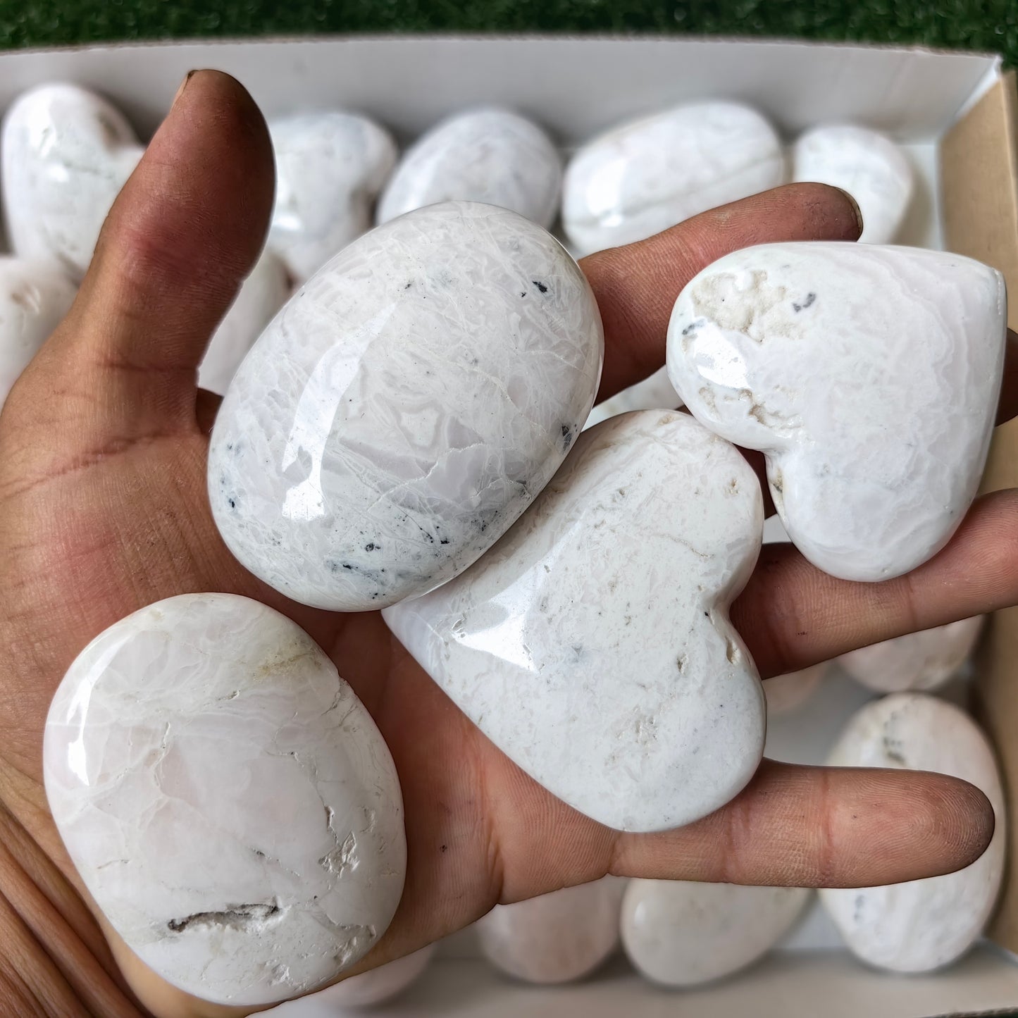 28 pc mangano spheres, palms & hearts