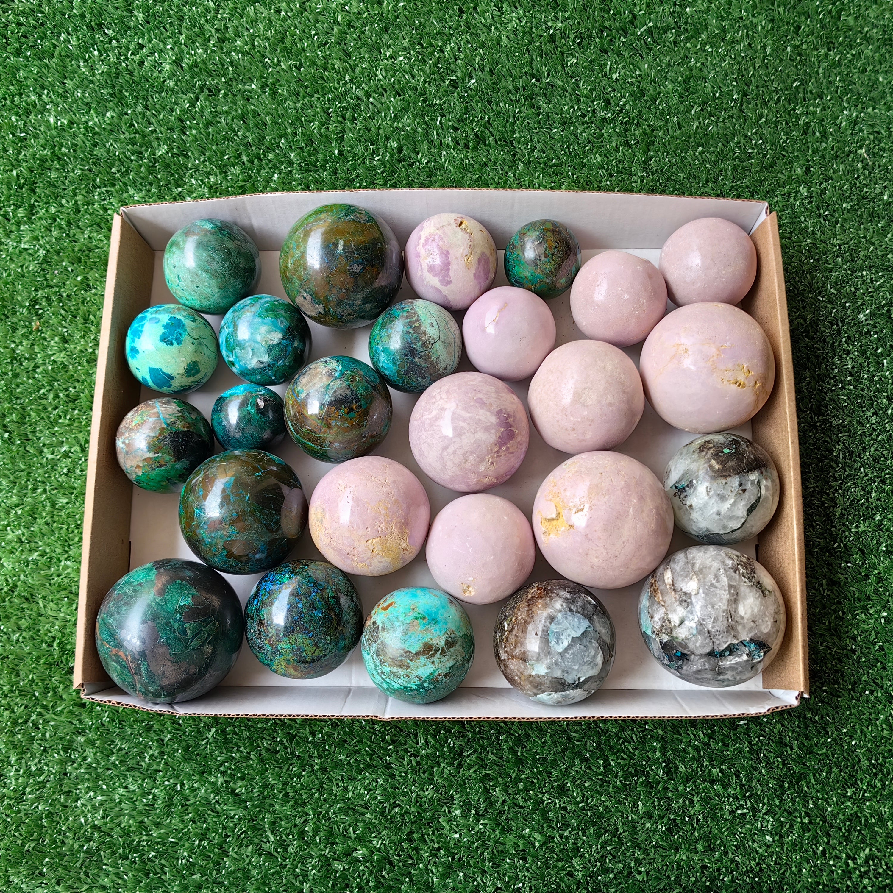 26 pc phosphosiderite & chrysocolla spheres