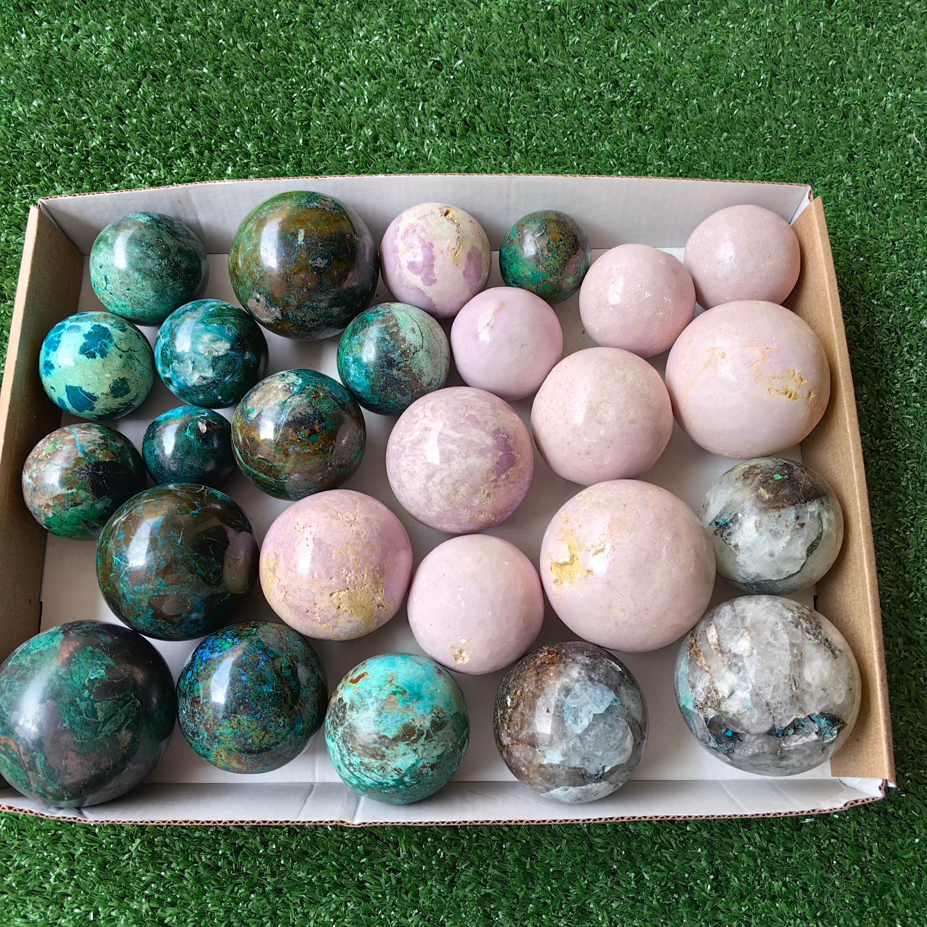 26 pc phosphosiderite & chrysocolla spheres
