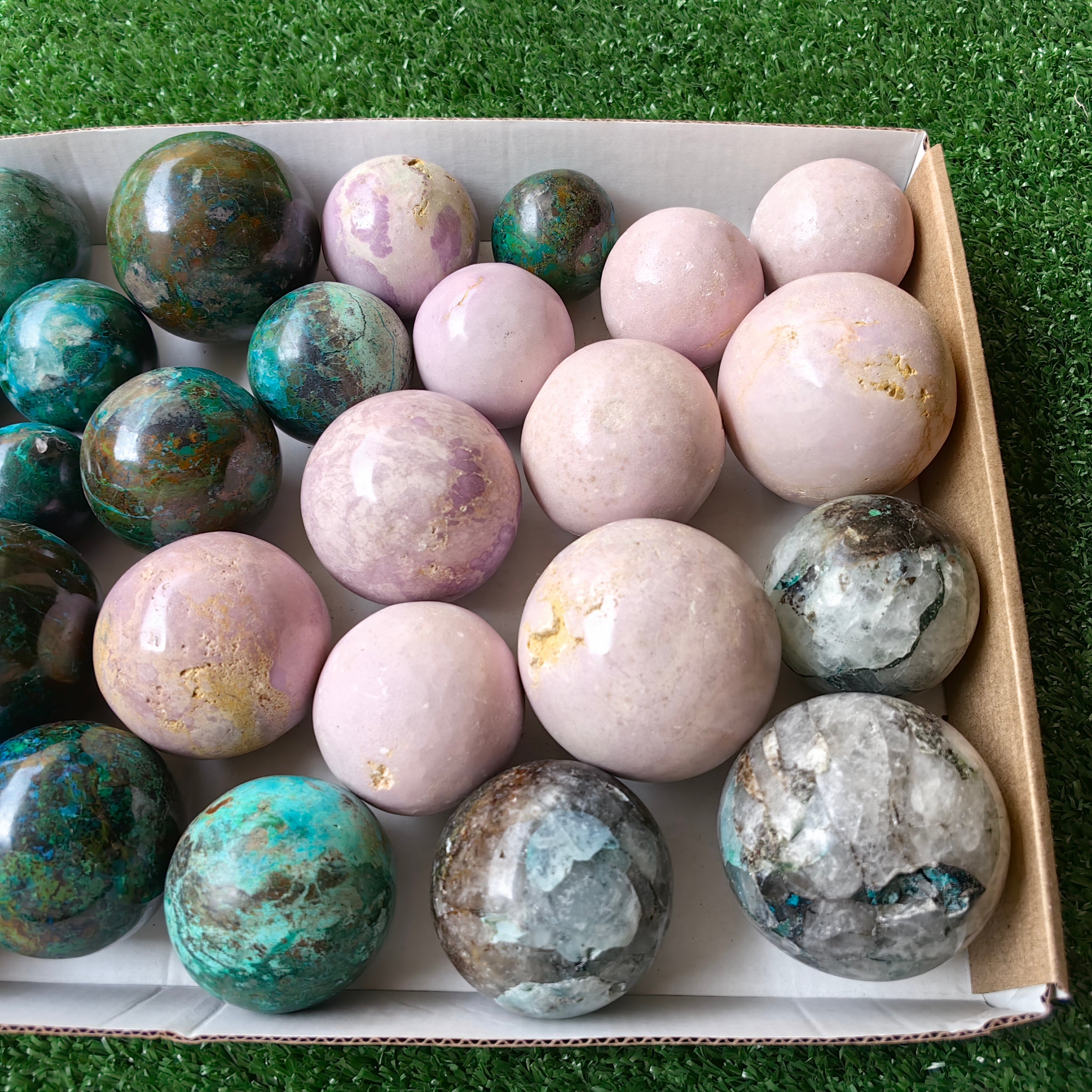 26 pc phosphosiderite & chrysocolla spheres