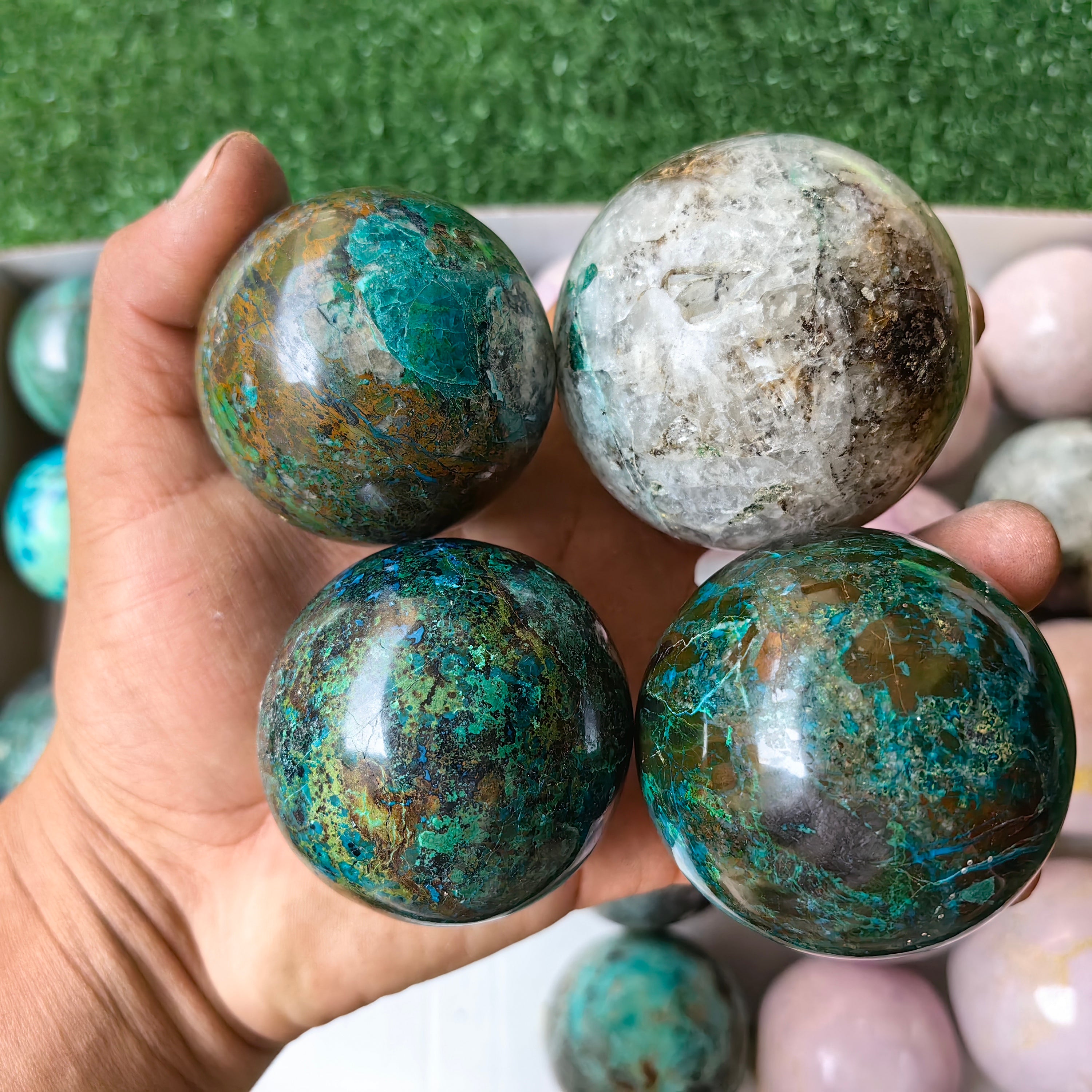 26 pc phosphosiderite & chrysocolla spheres