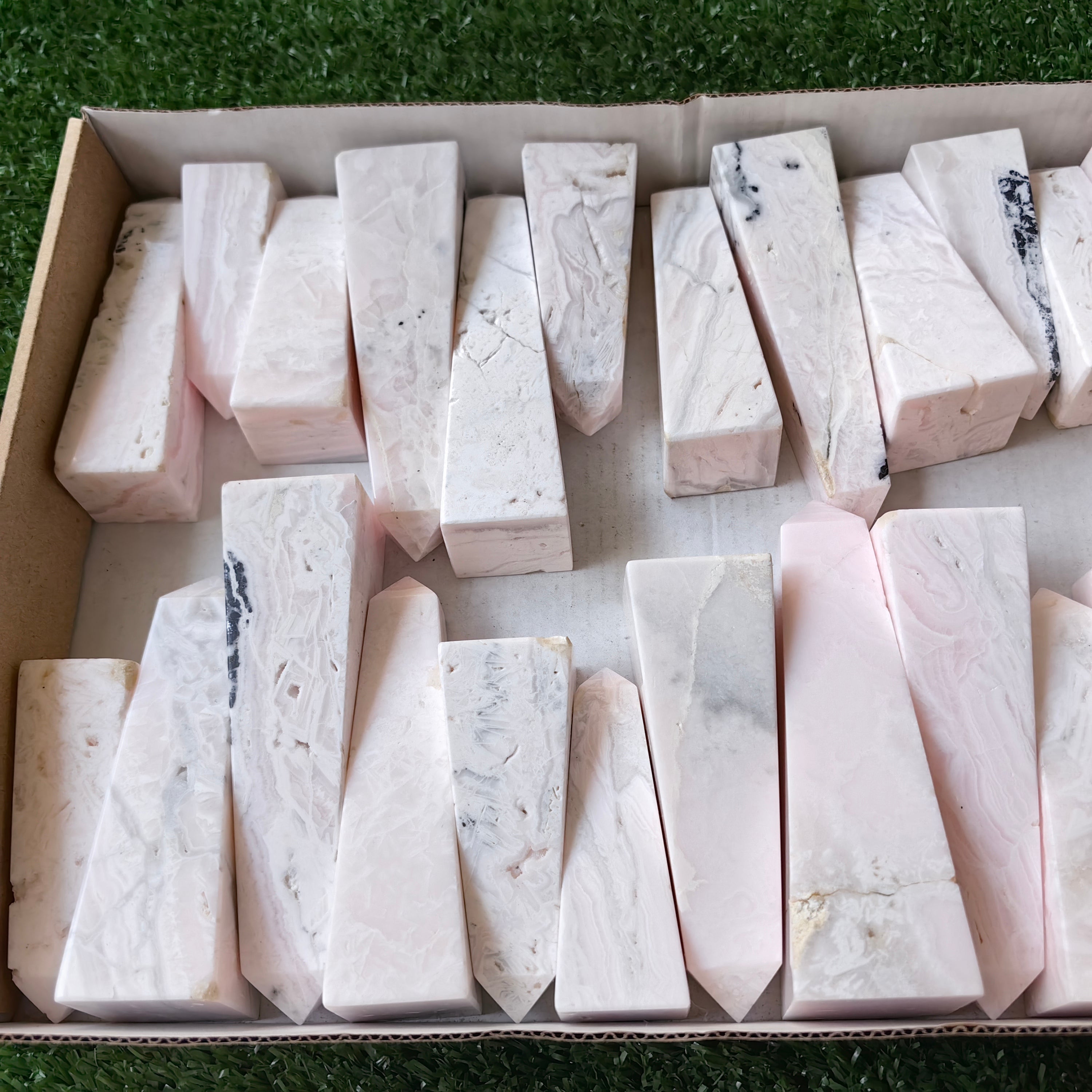 24 pc mangano calcite towers
