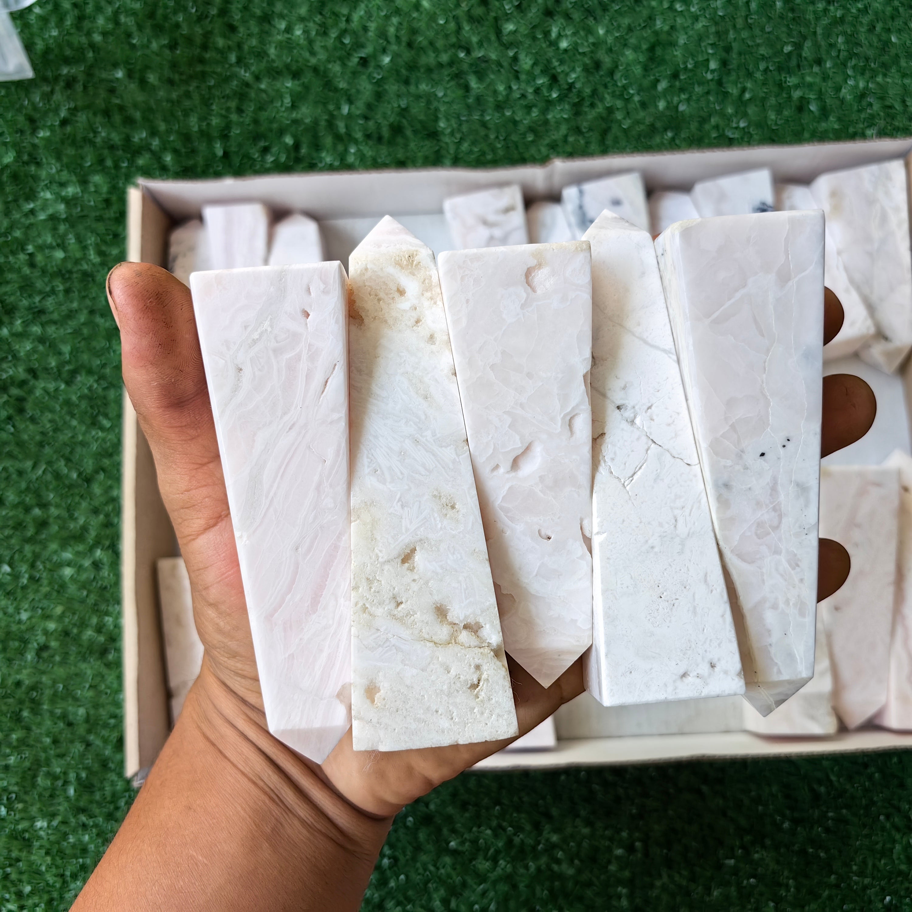 24 pc mangano calcite towers