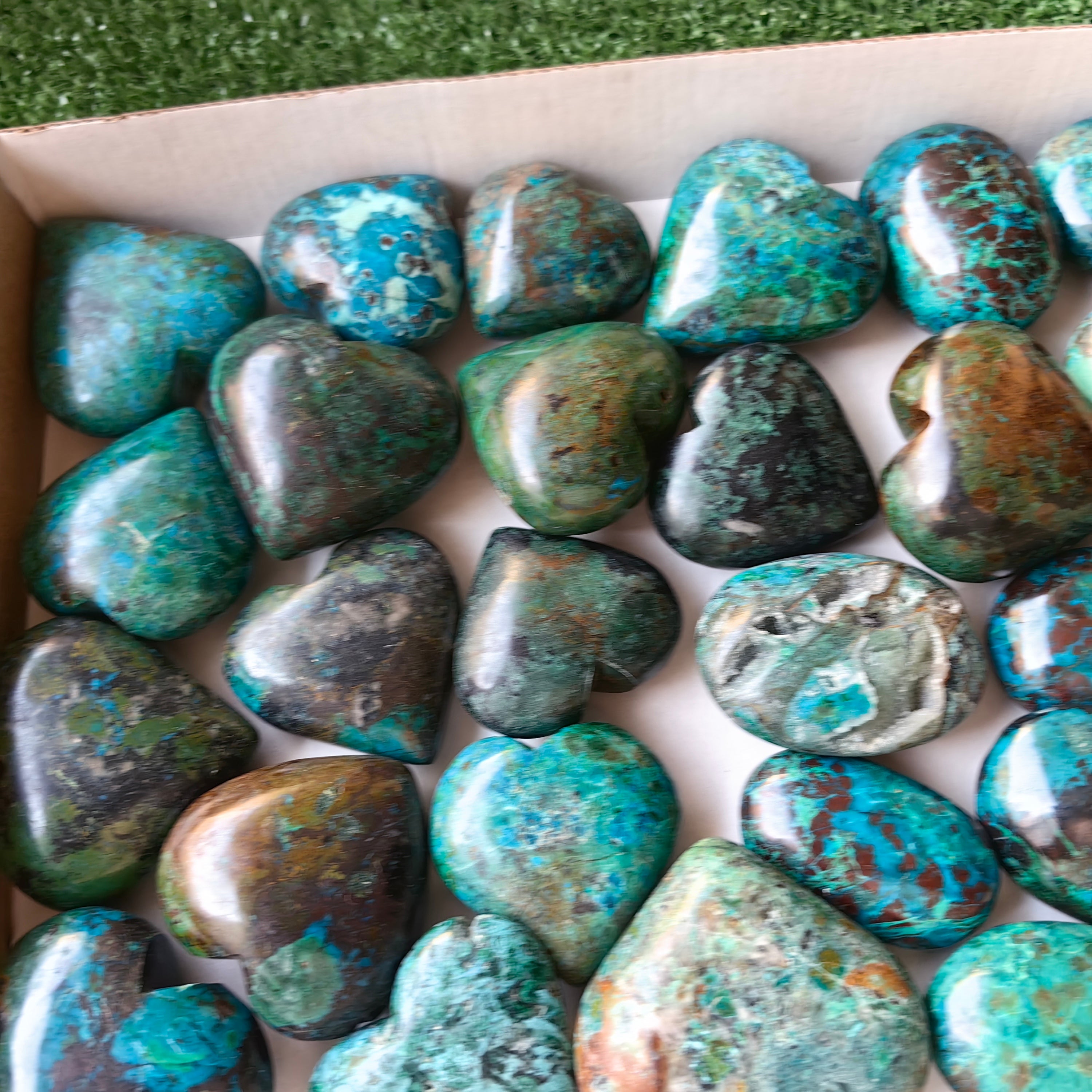 18 pc chrysocolla hearts & palms