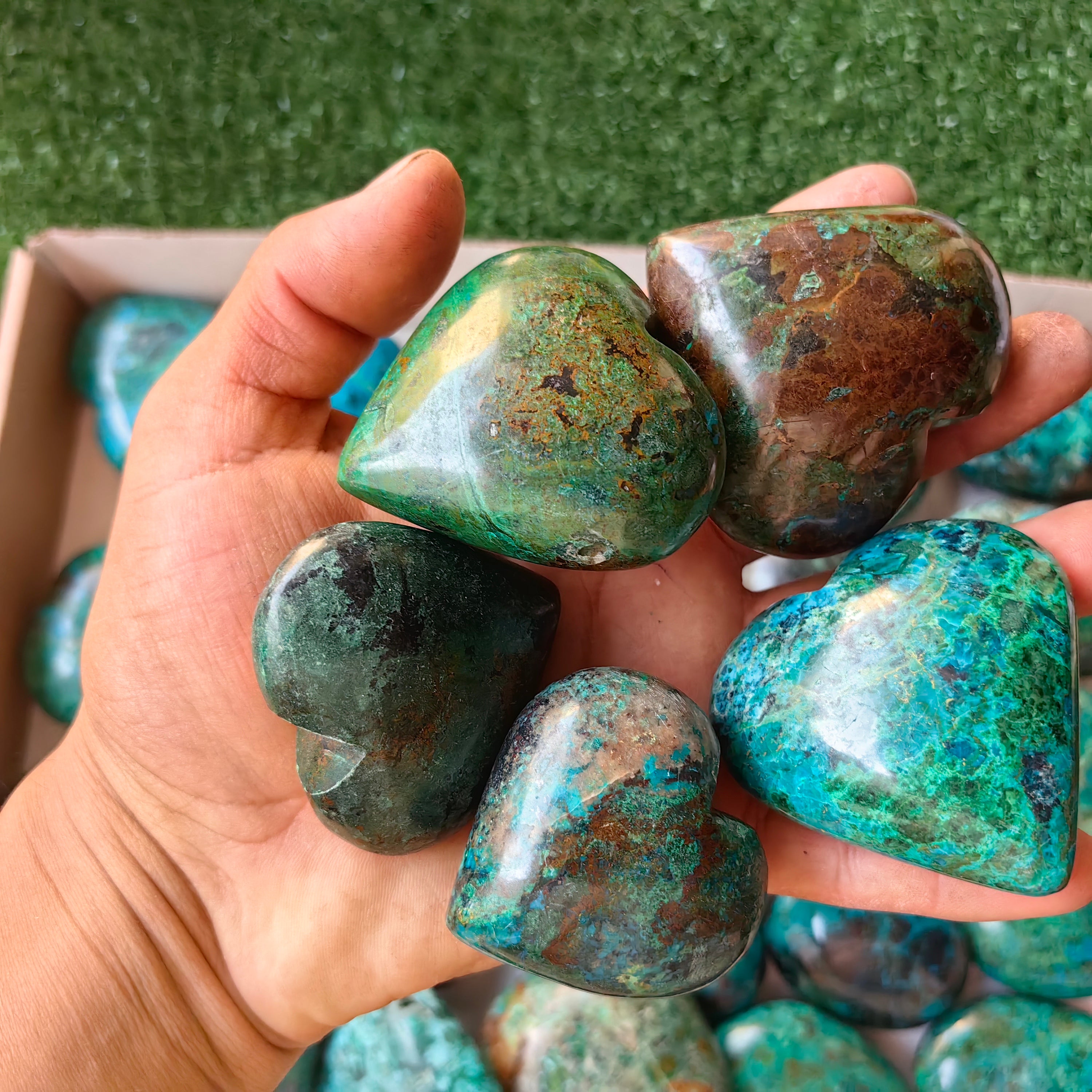 18 pc chrysocolla hearts & palms