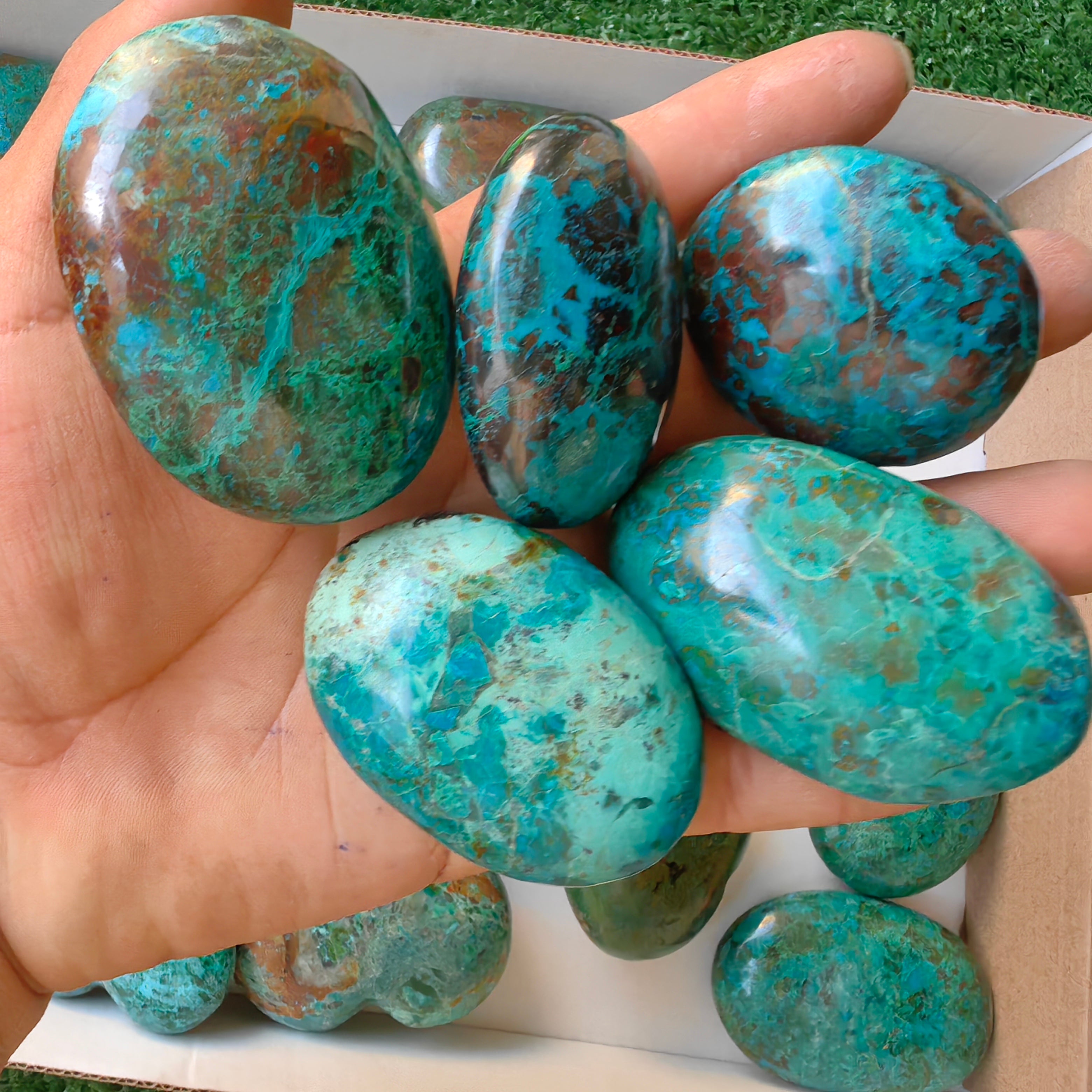 18 pc chrysocolla hearts & palms