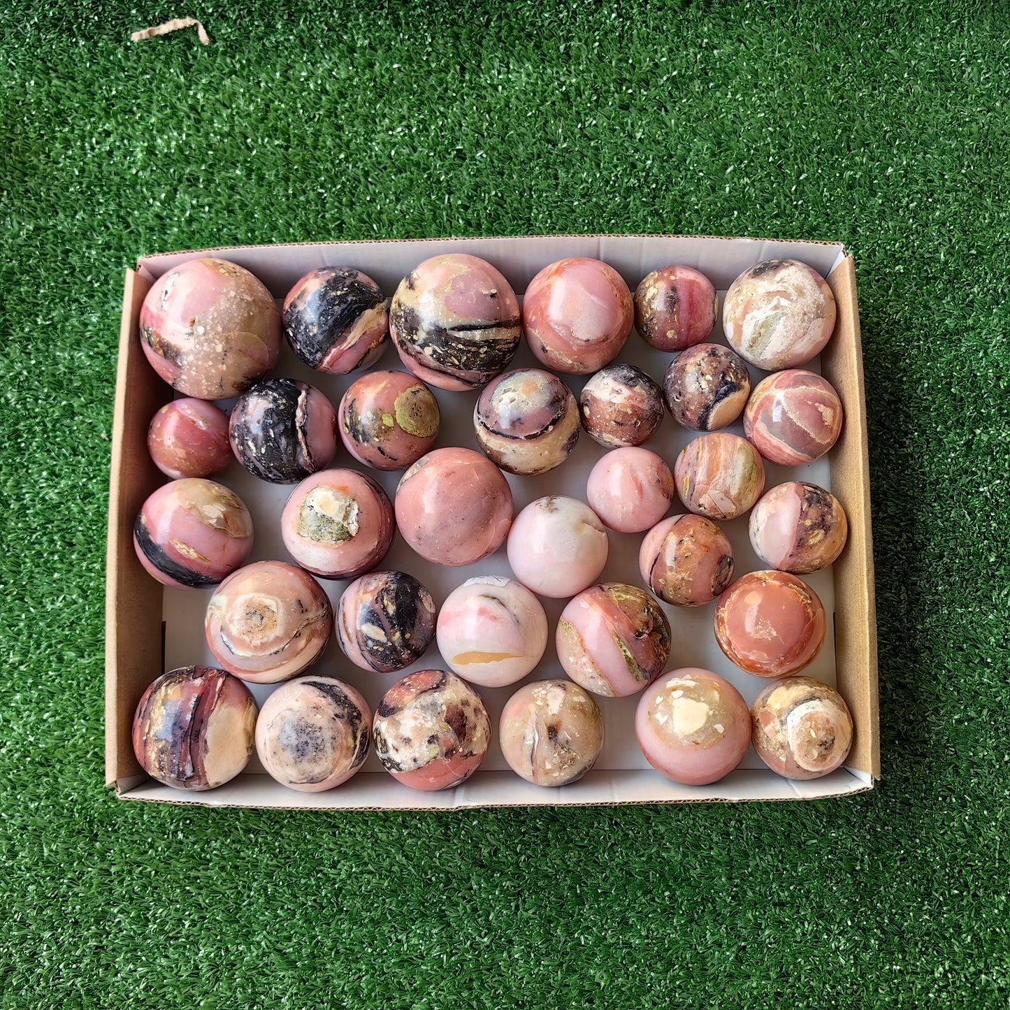32 pc pink opal spheres
