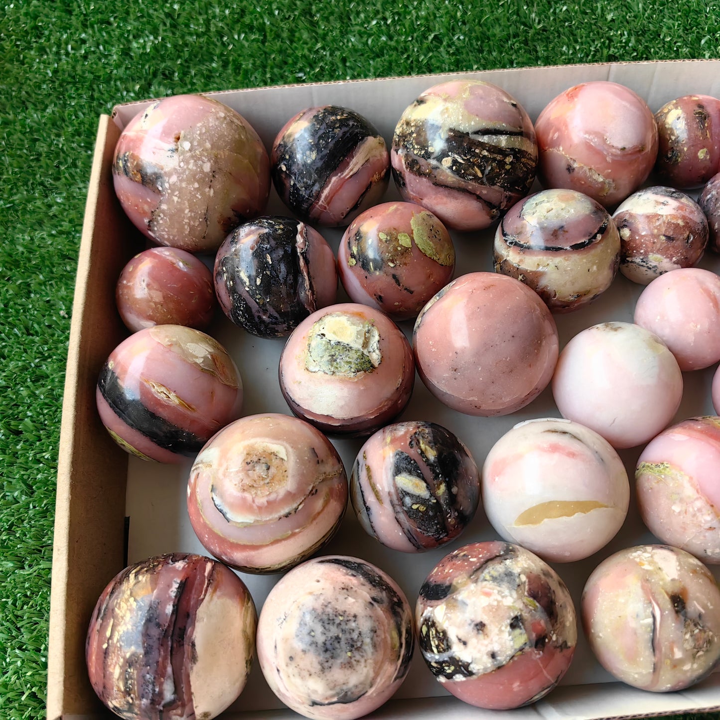 32 pc pink opal spheres