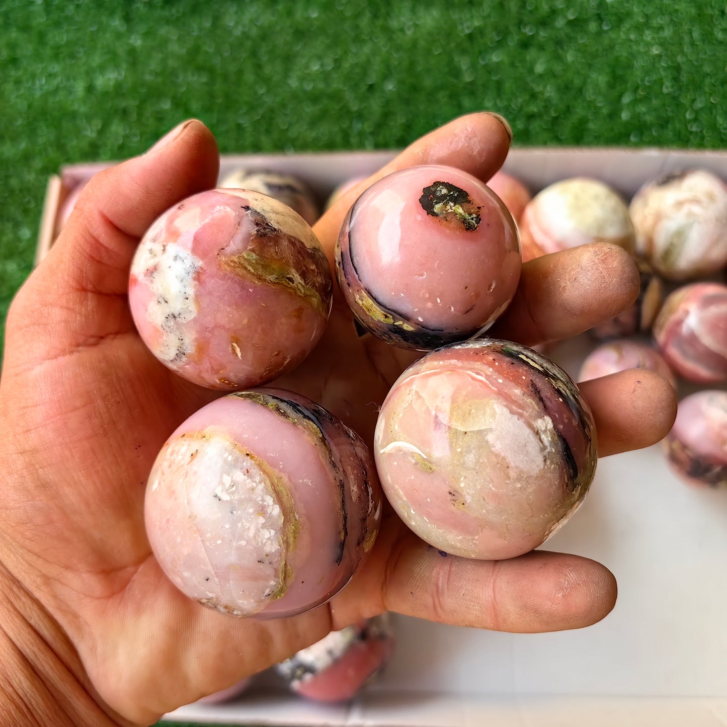 32 pc pink opal spheres