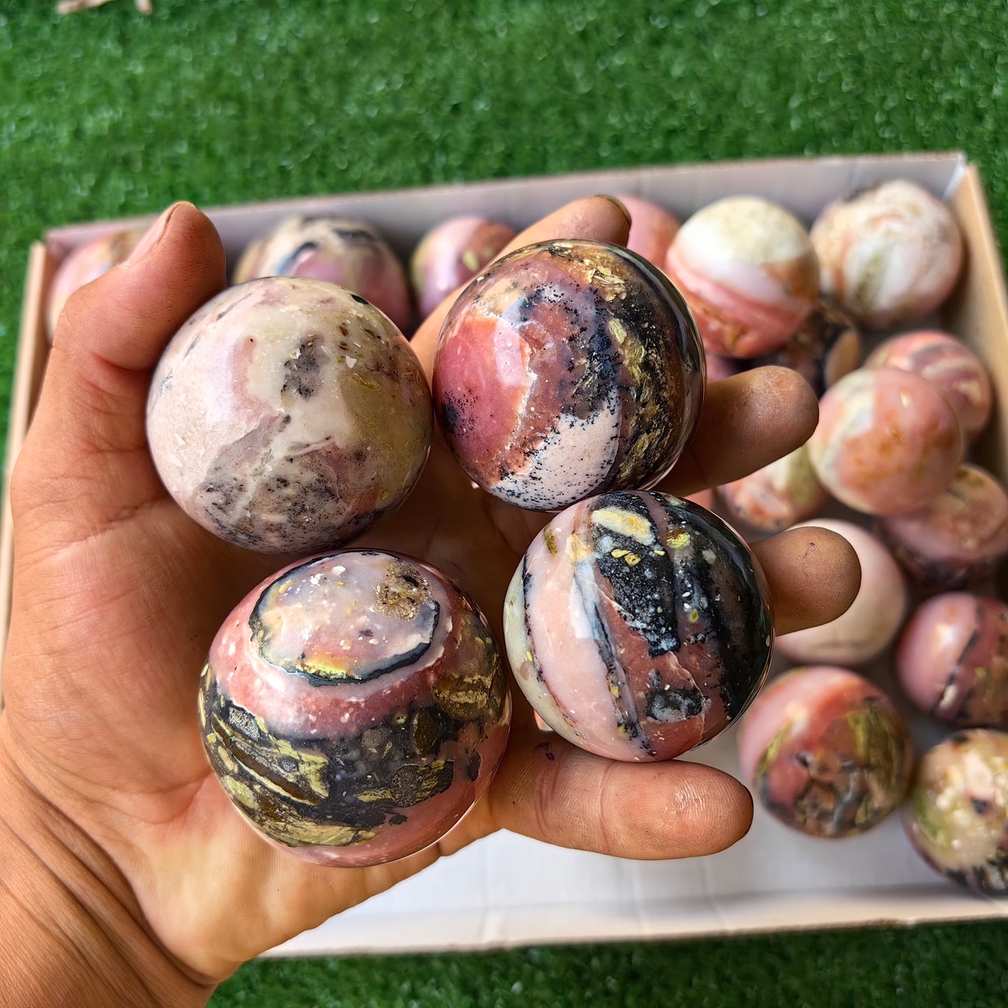 32 pc pink opal spheres