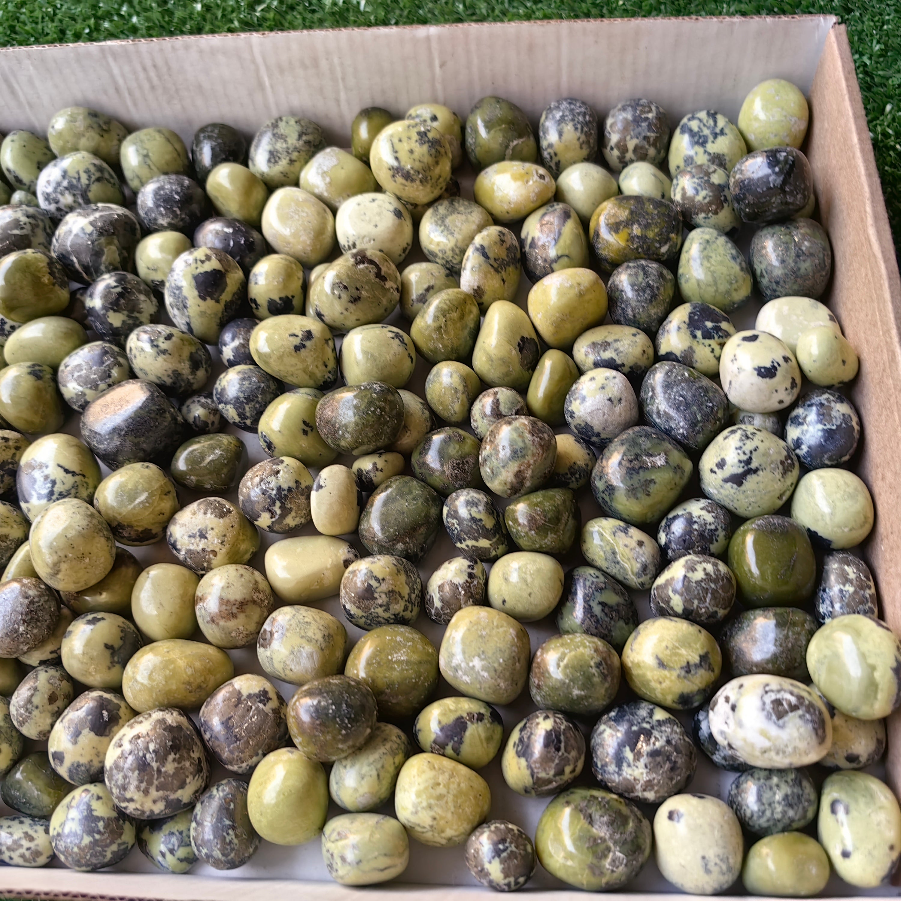 2 kg tumbled green serpentine