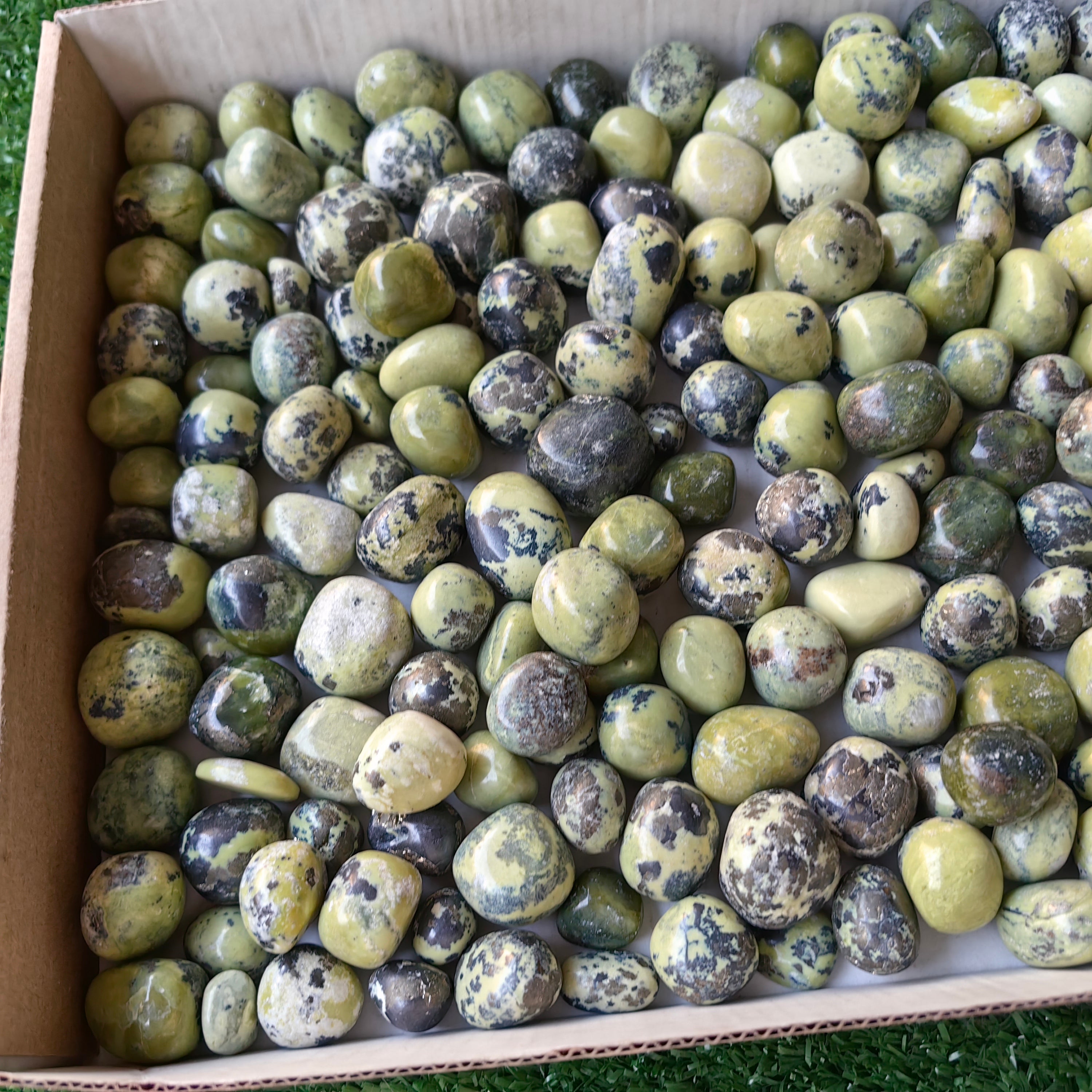 2 kg tumbled green serpentine