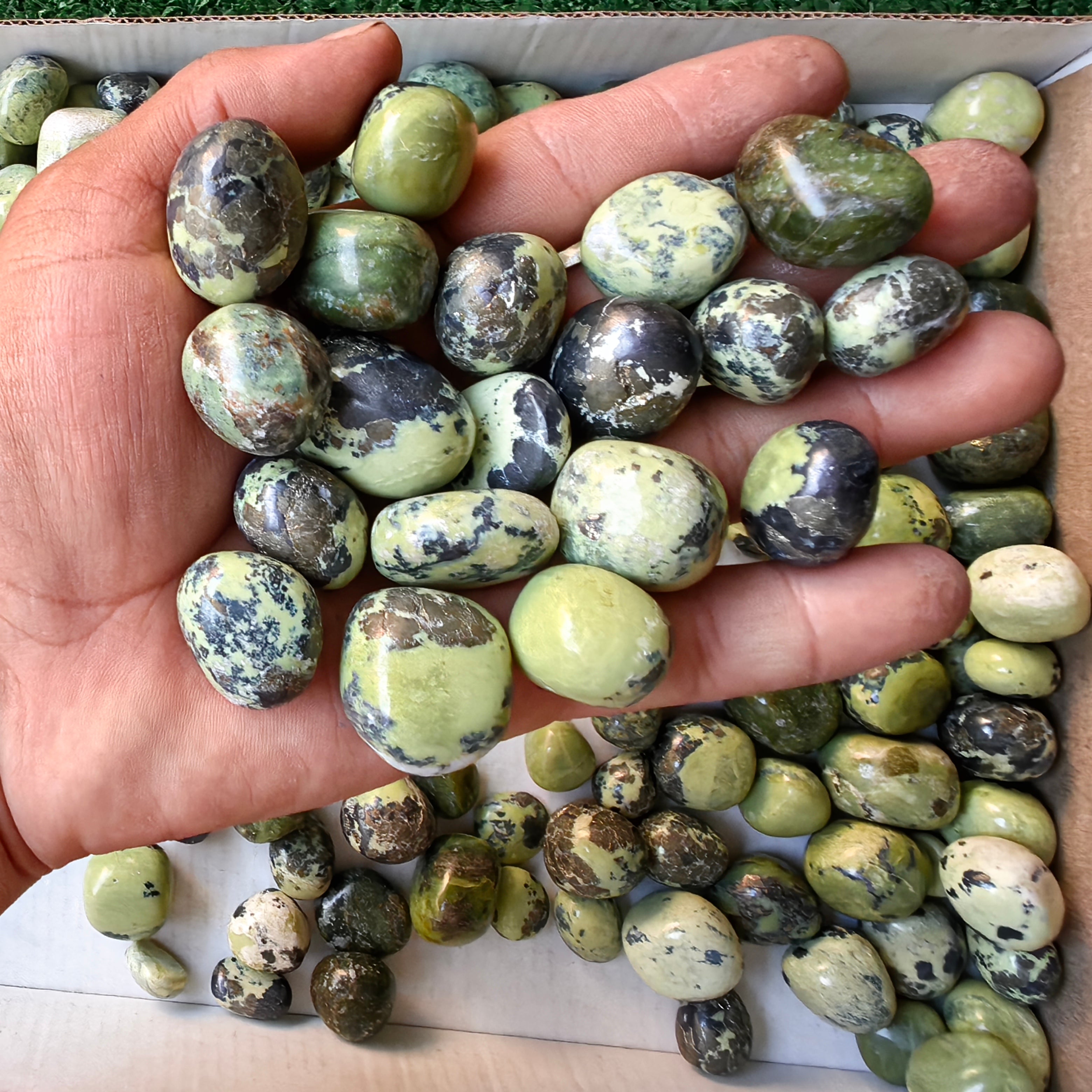 2 kg tumbled green serpentine