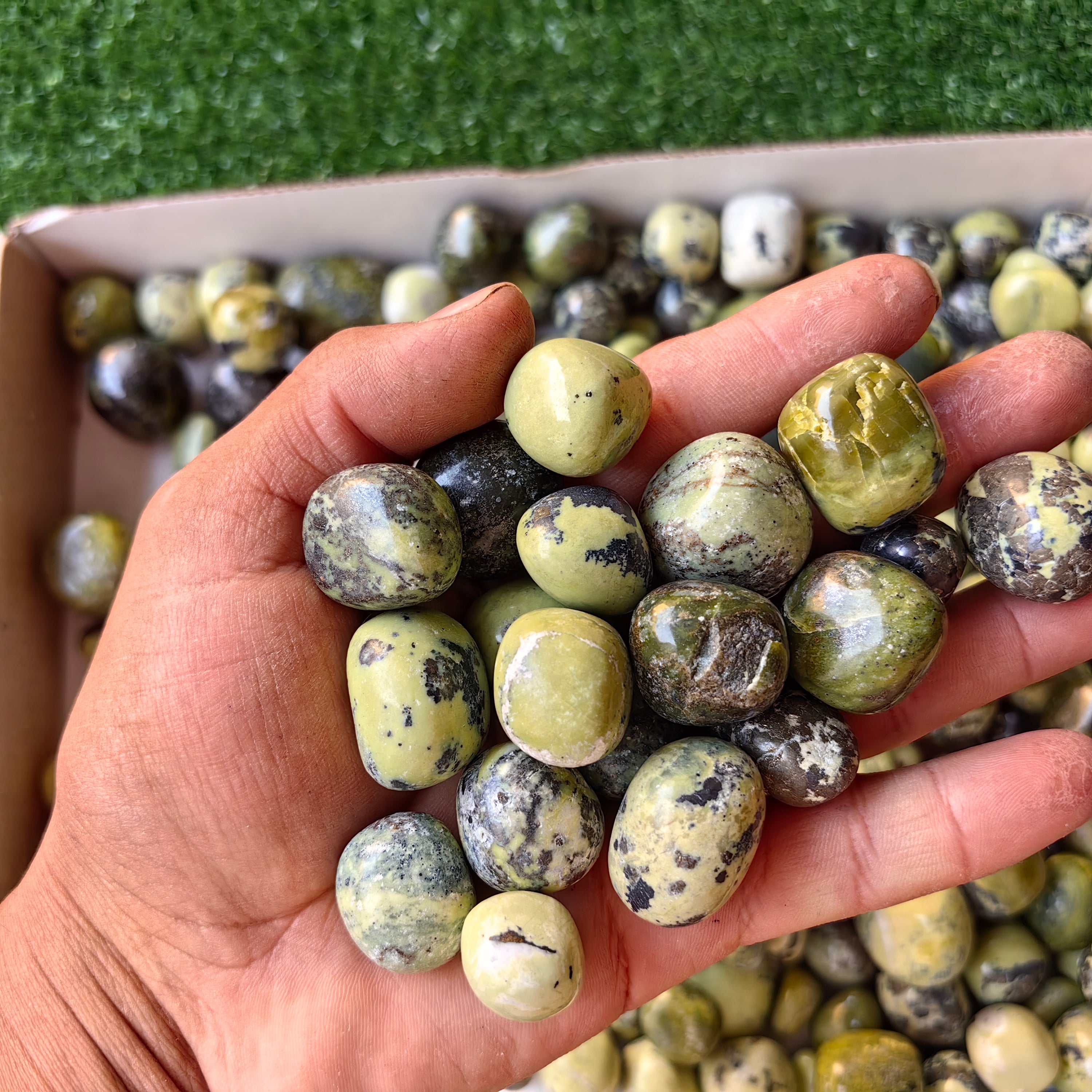 2 kg tumbled green serpentine