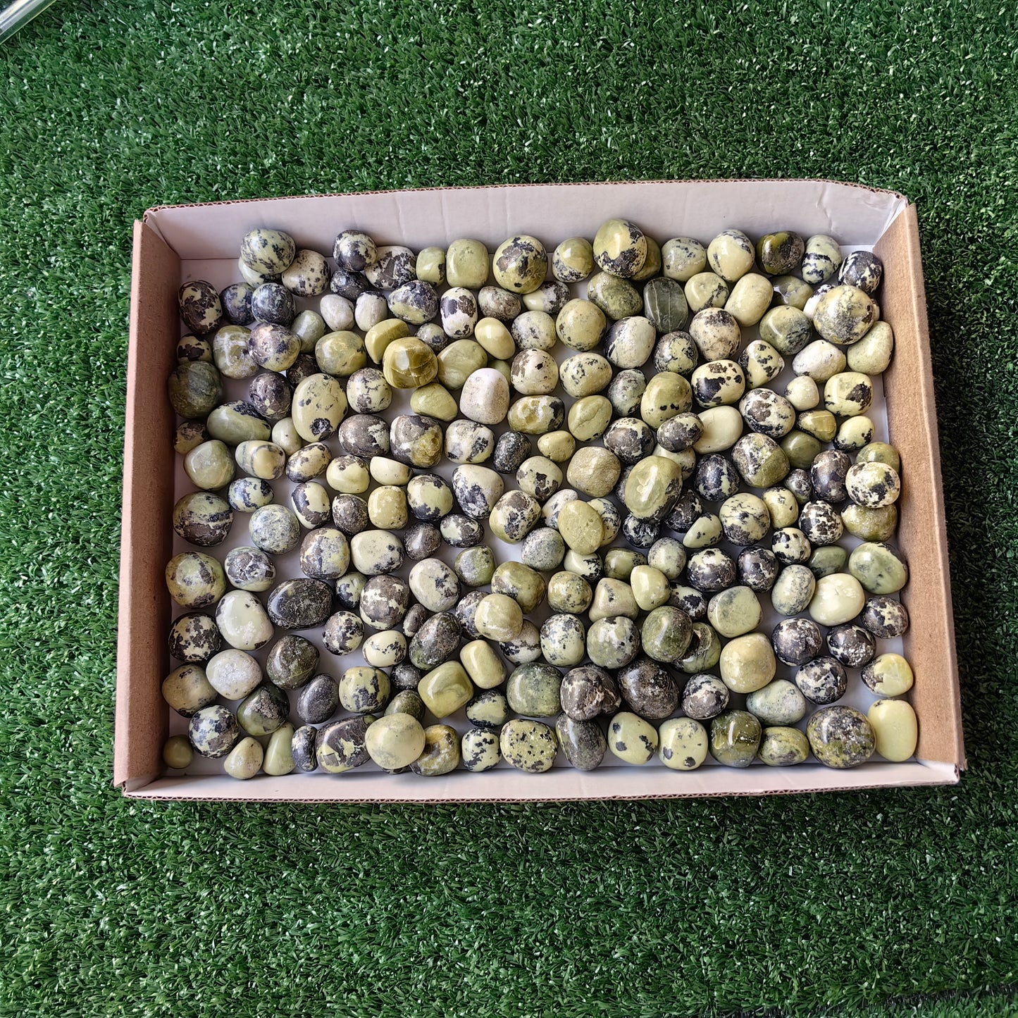 2 kg tumbled green serpentine