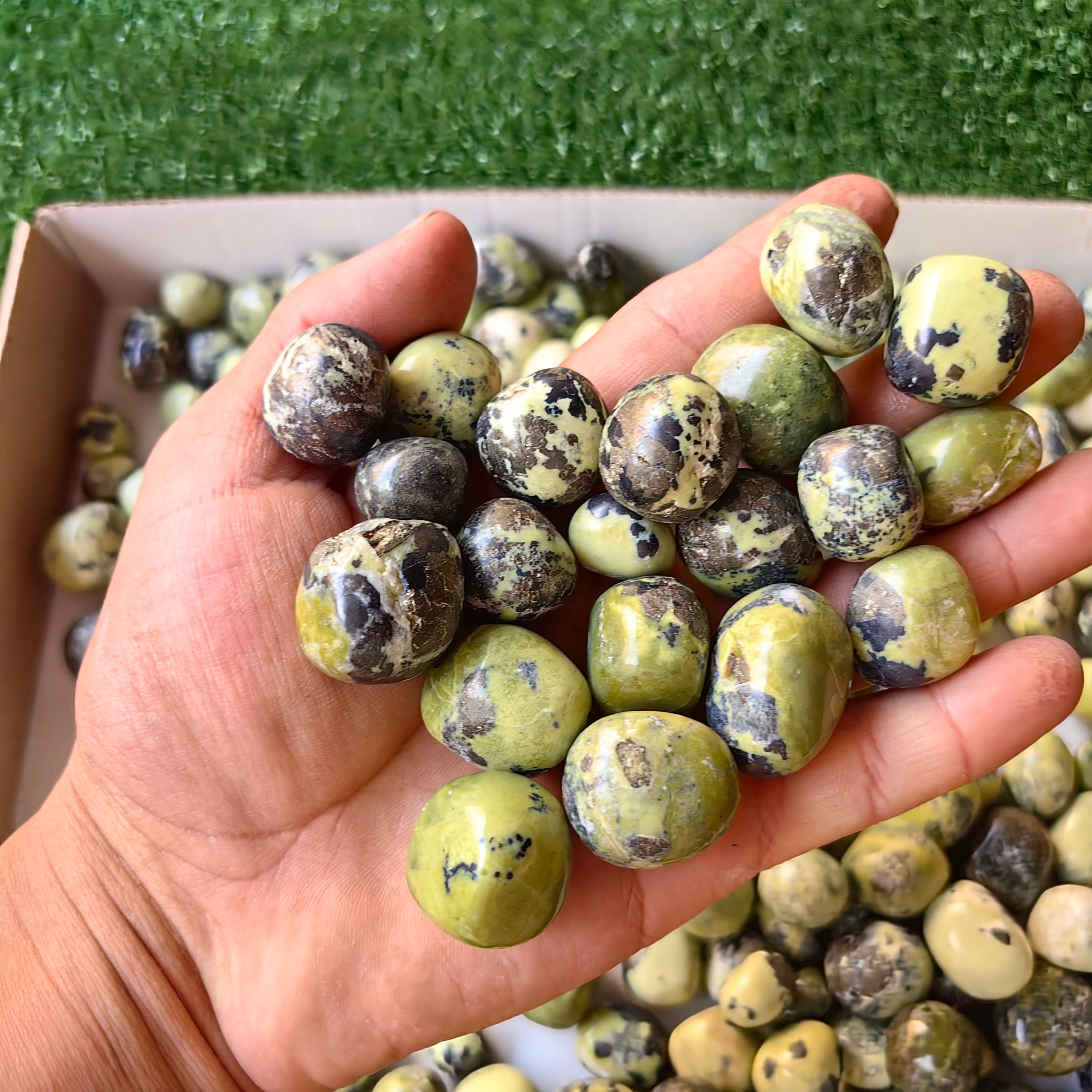 2 kg tumbled green serpentine