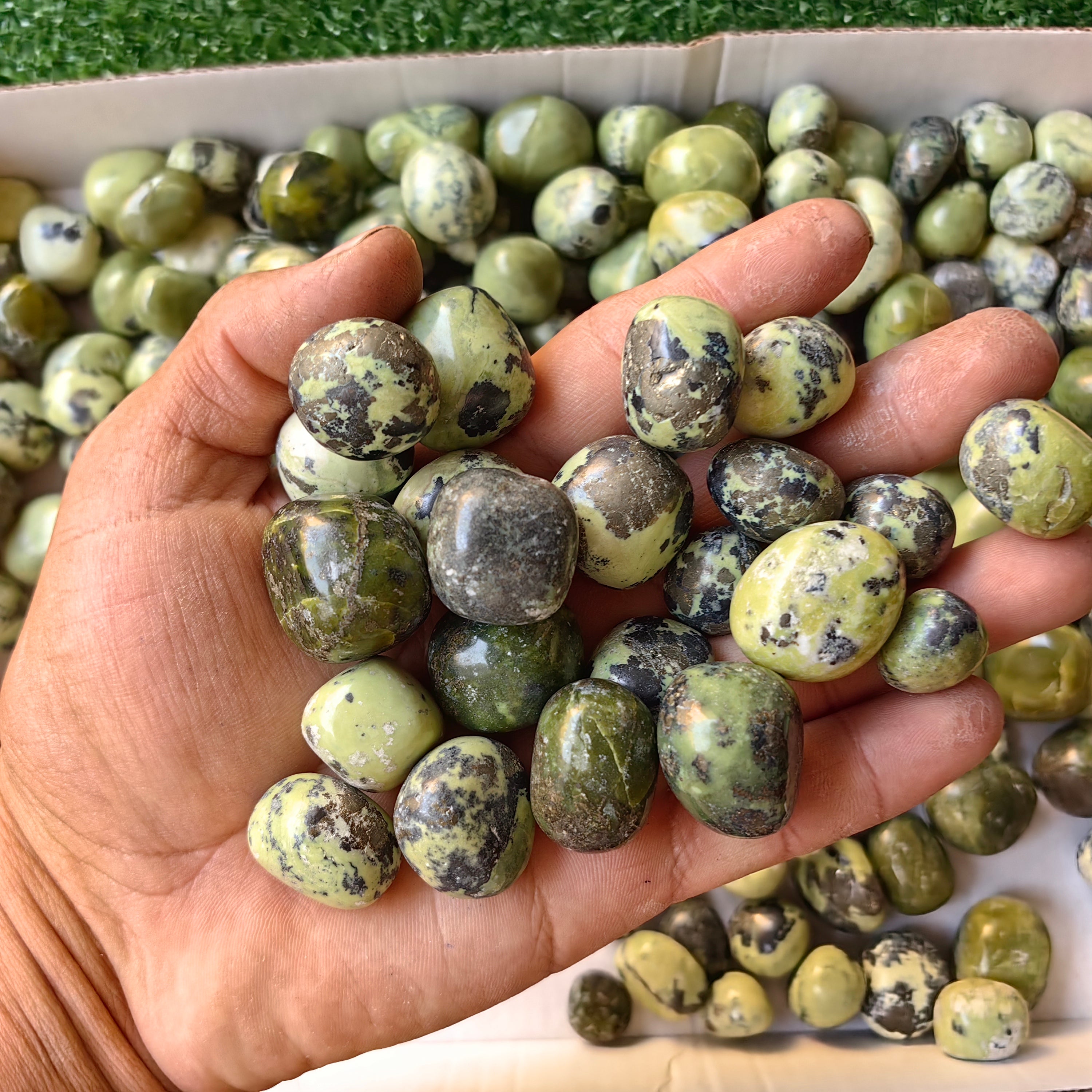 2 kg tumbled green serpentine