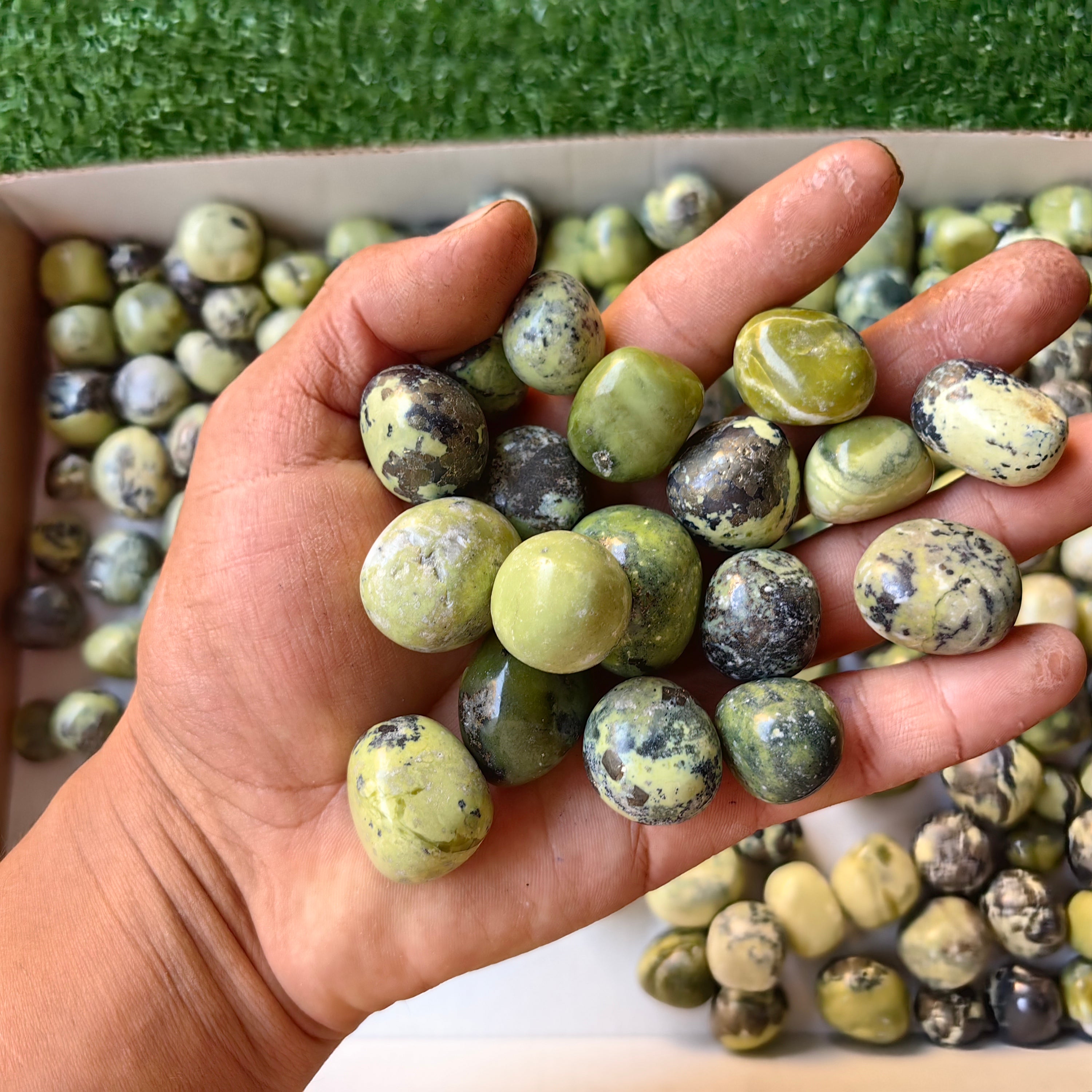 2 kg tumbled green serpentine