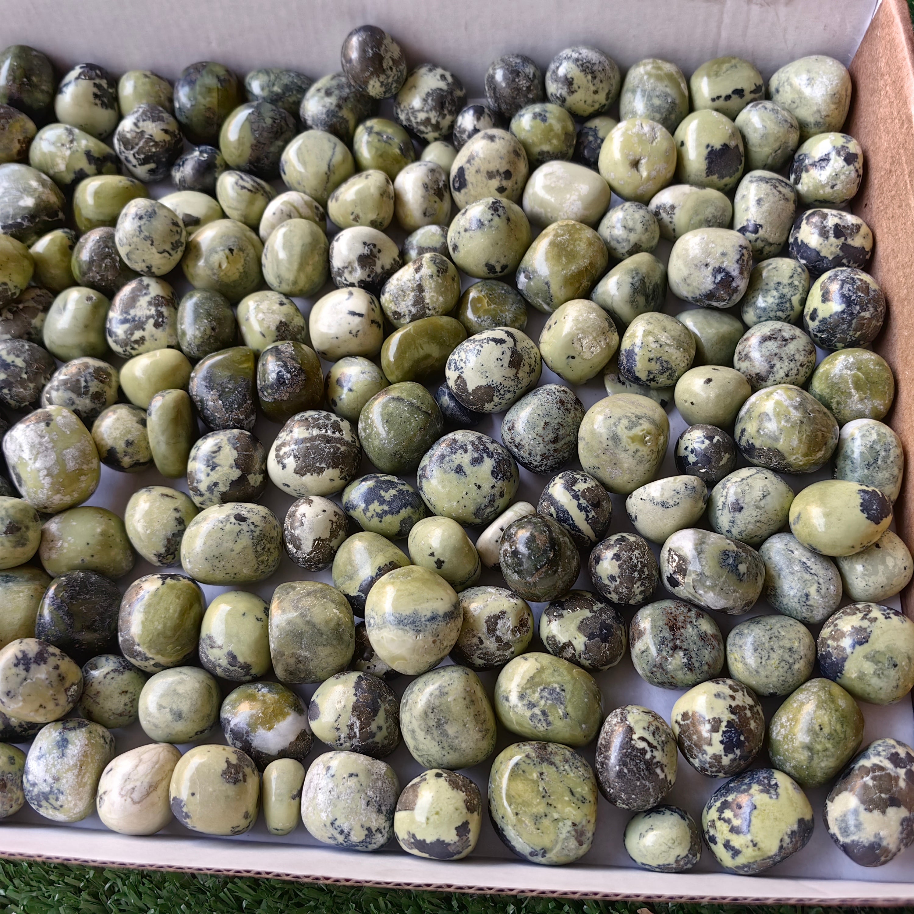 2 kg tumbled green serpentine