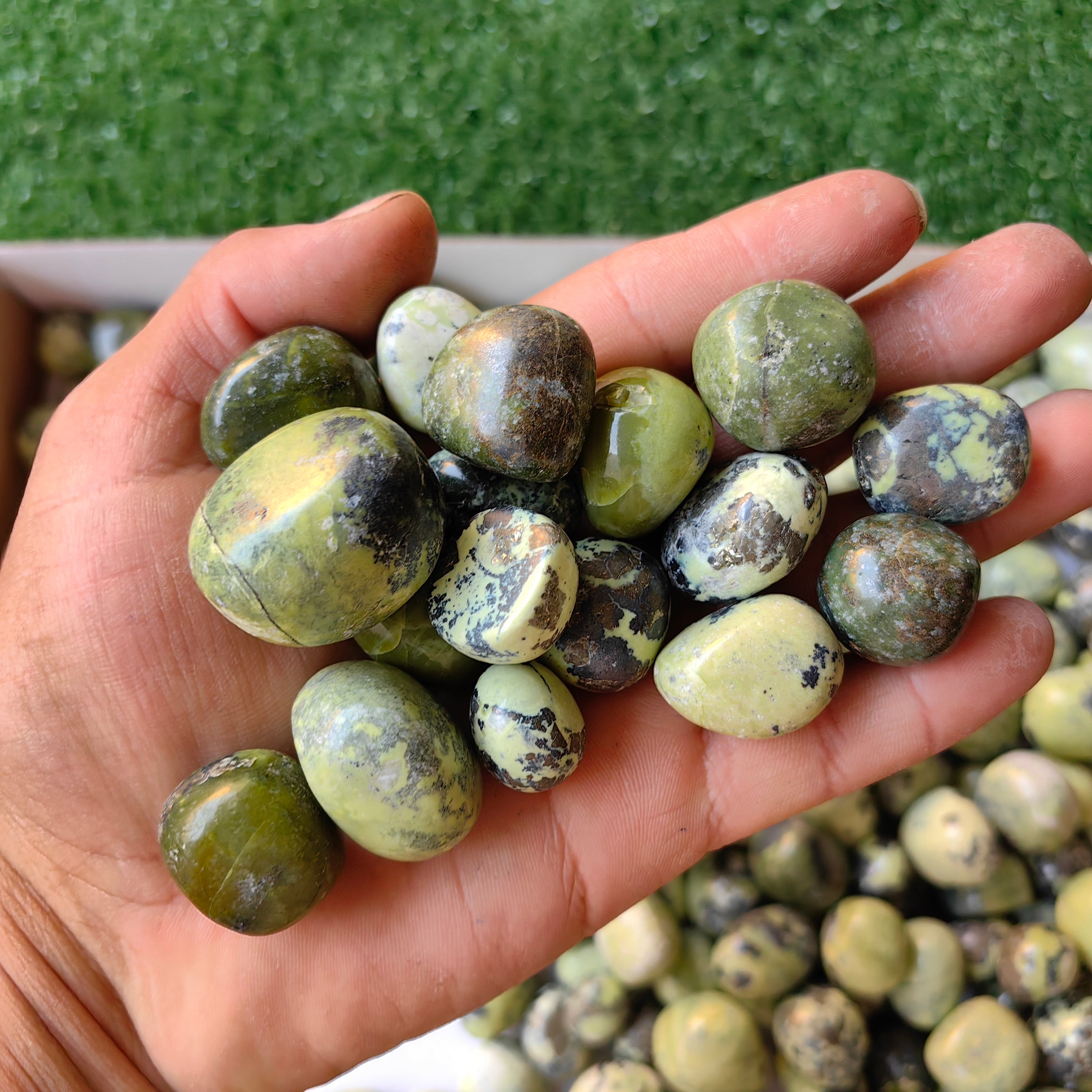 2 kg tumbled green serpentine