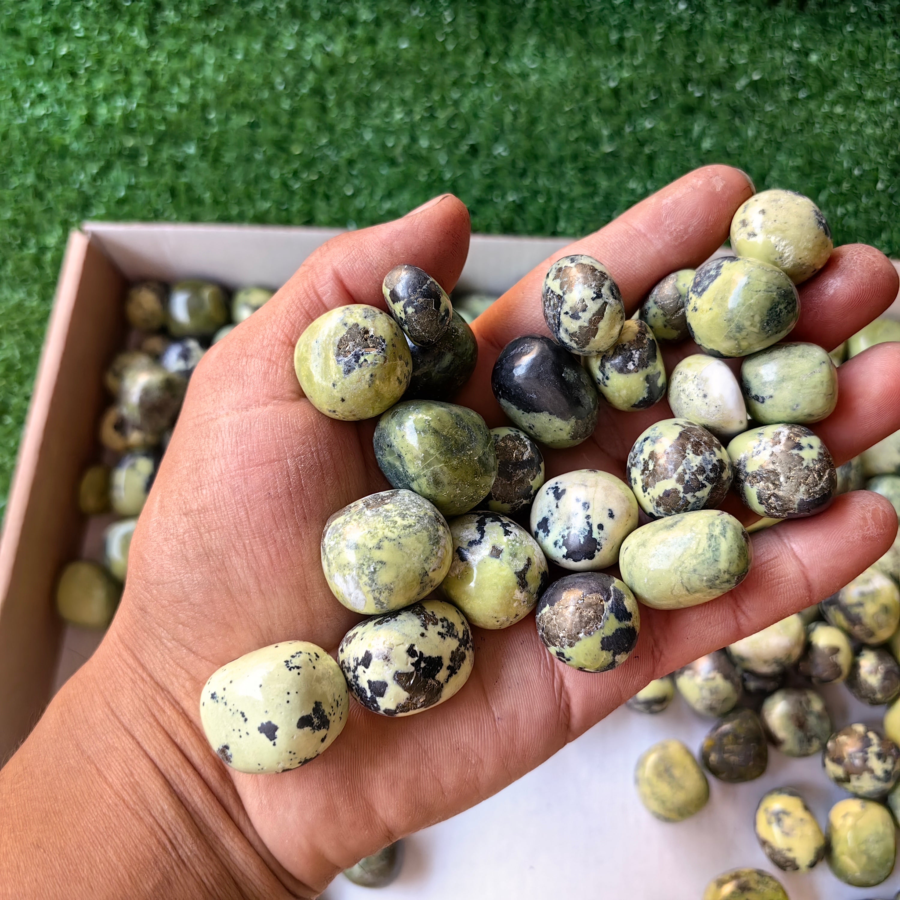 2 kg tumbled green serpentine