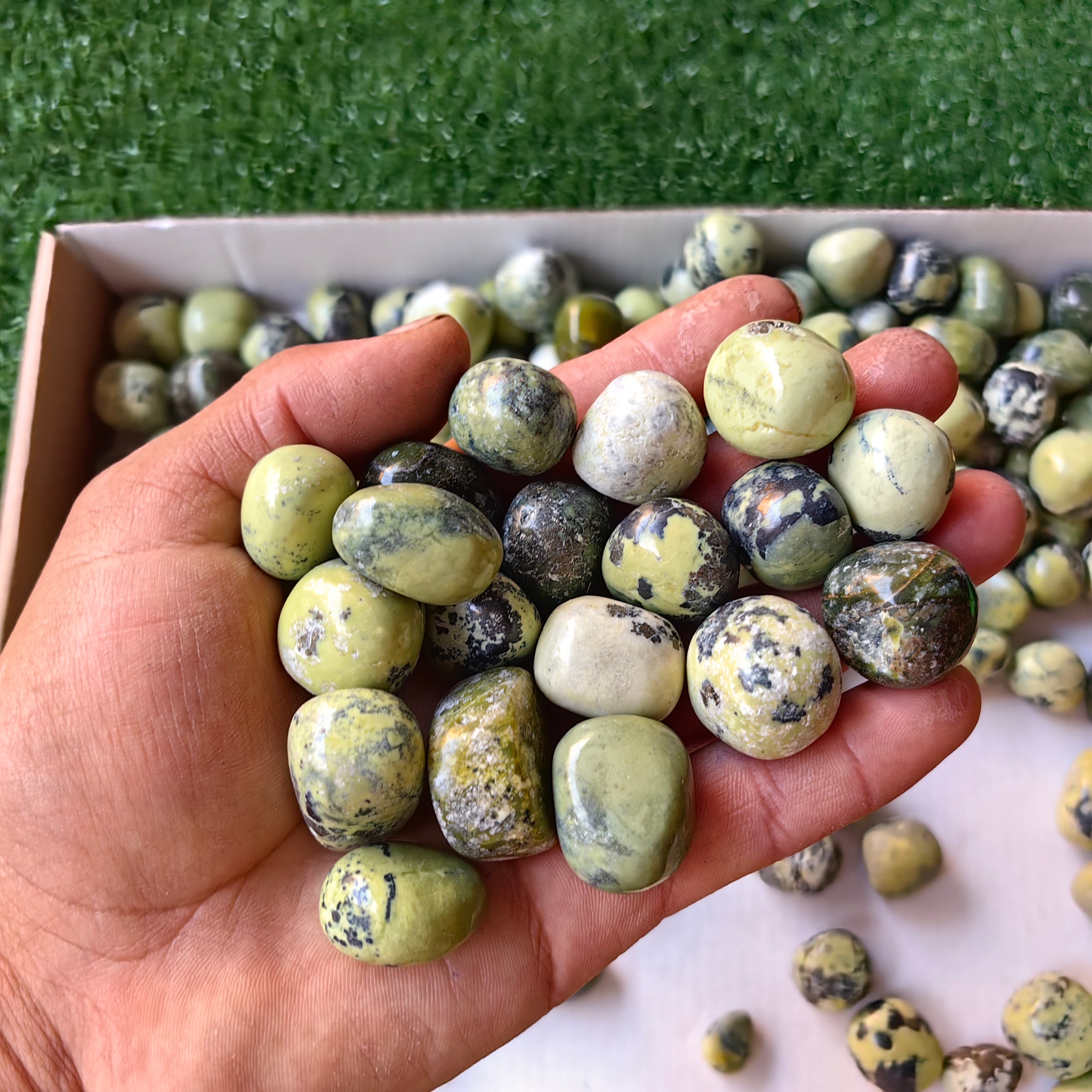 2 kg tumbled green serpentine