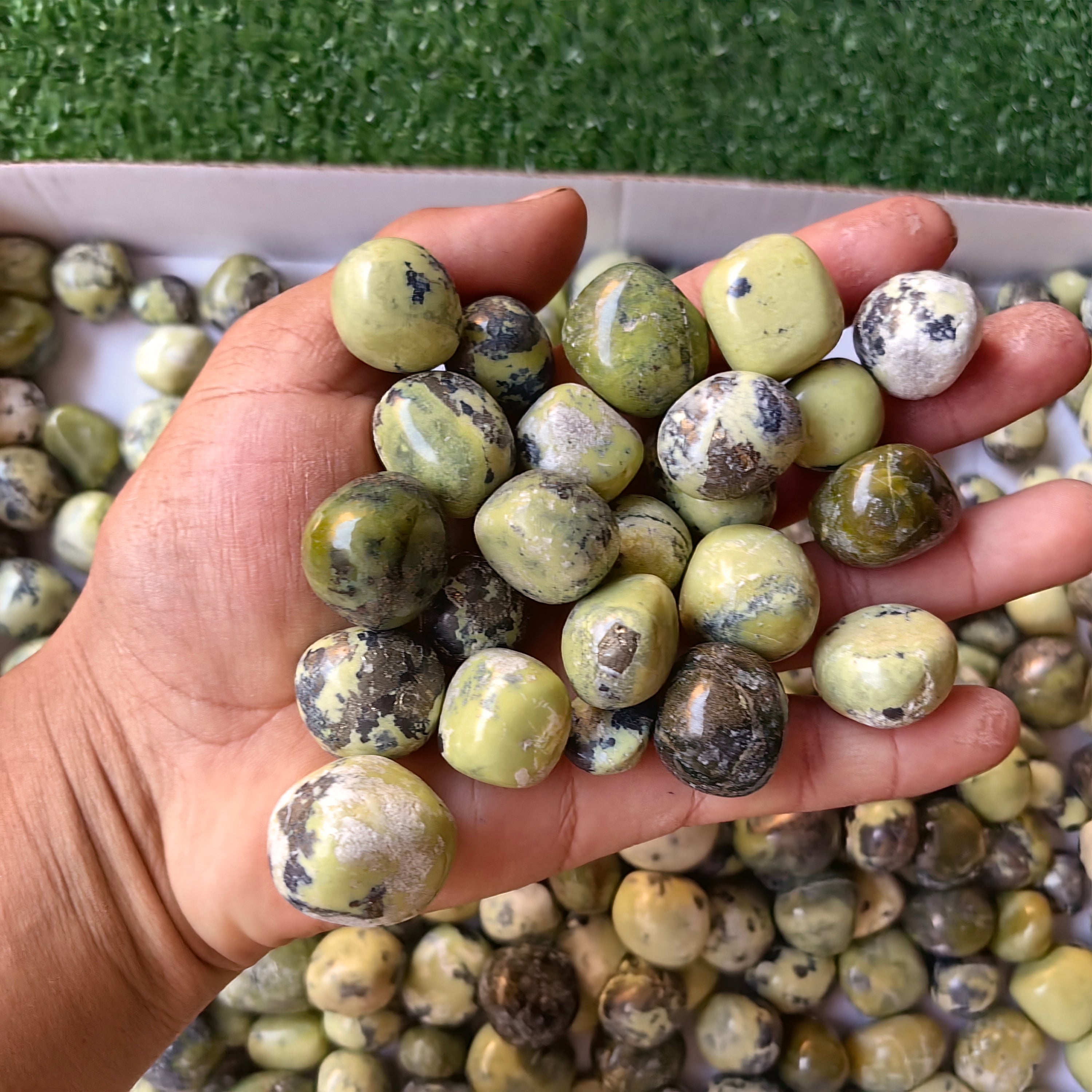 2 kg tumbled green serpentine