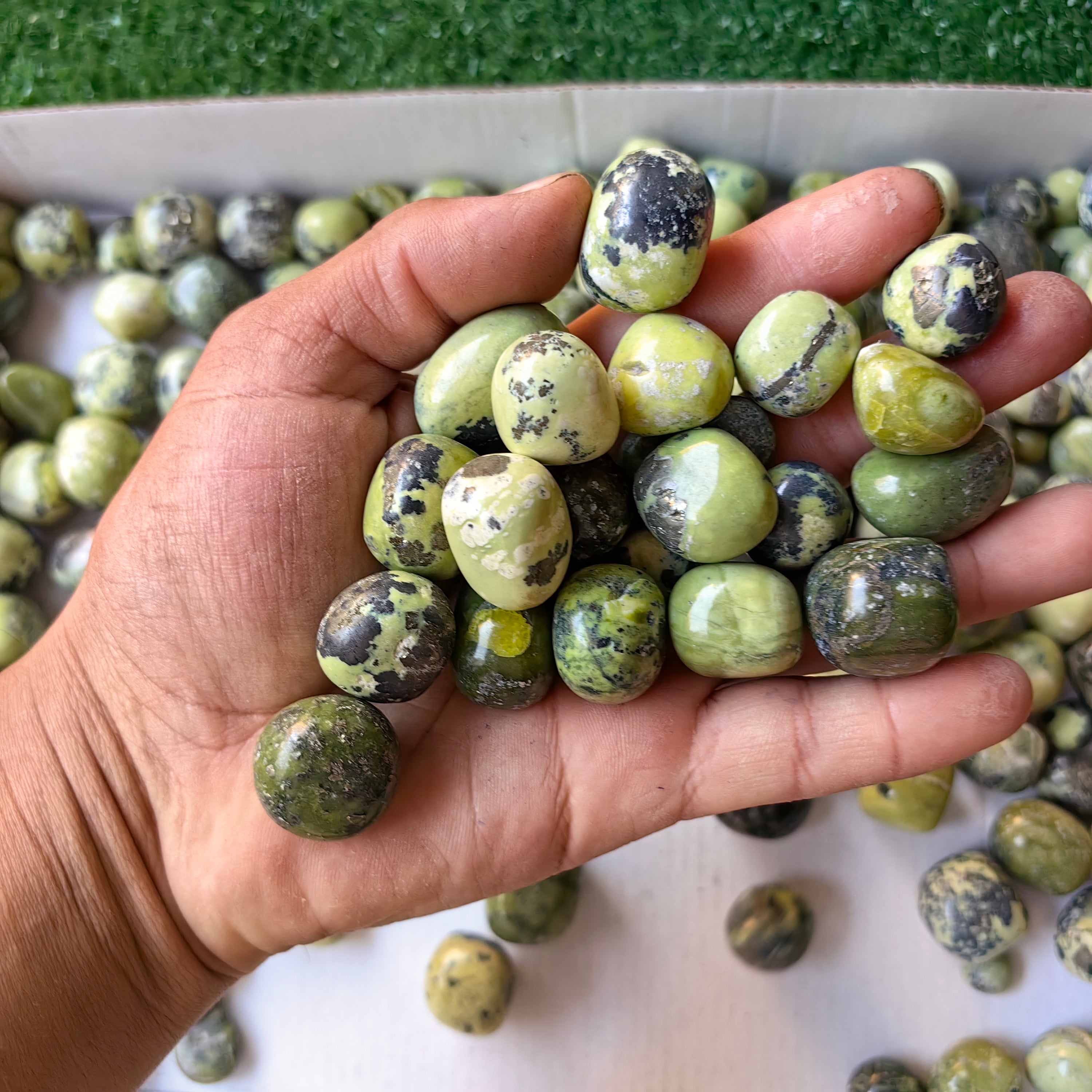 2 kg tumbled green serpentine