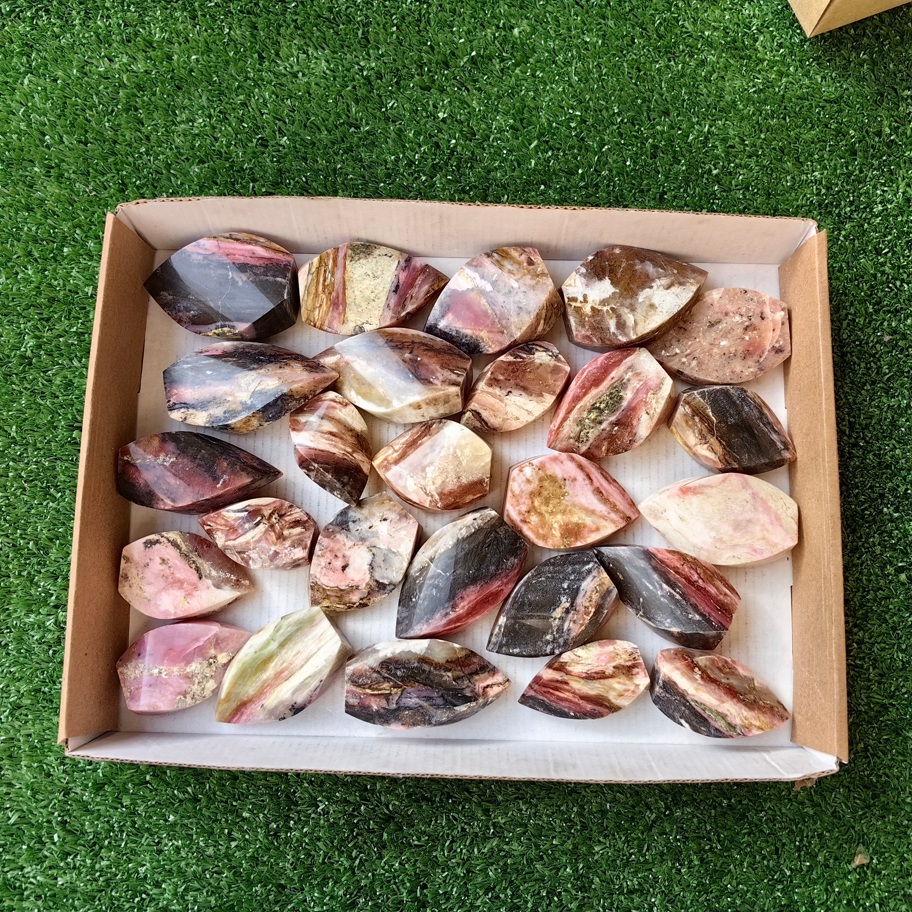 26 pc strawberry pink opal flames