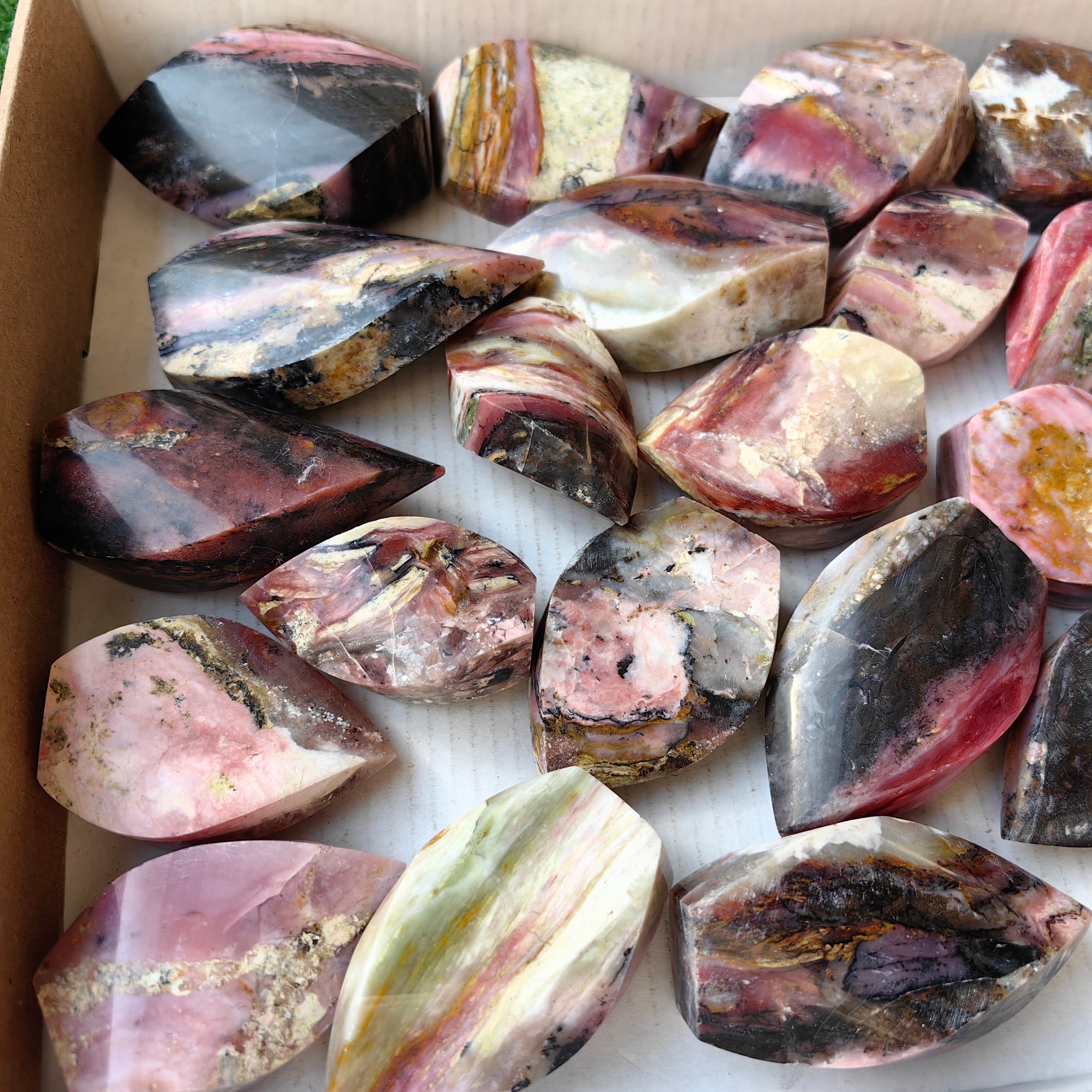 26 pc strawberry pink opal flames