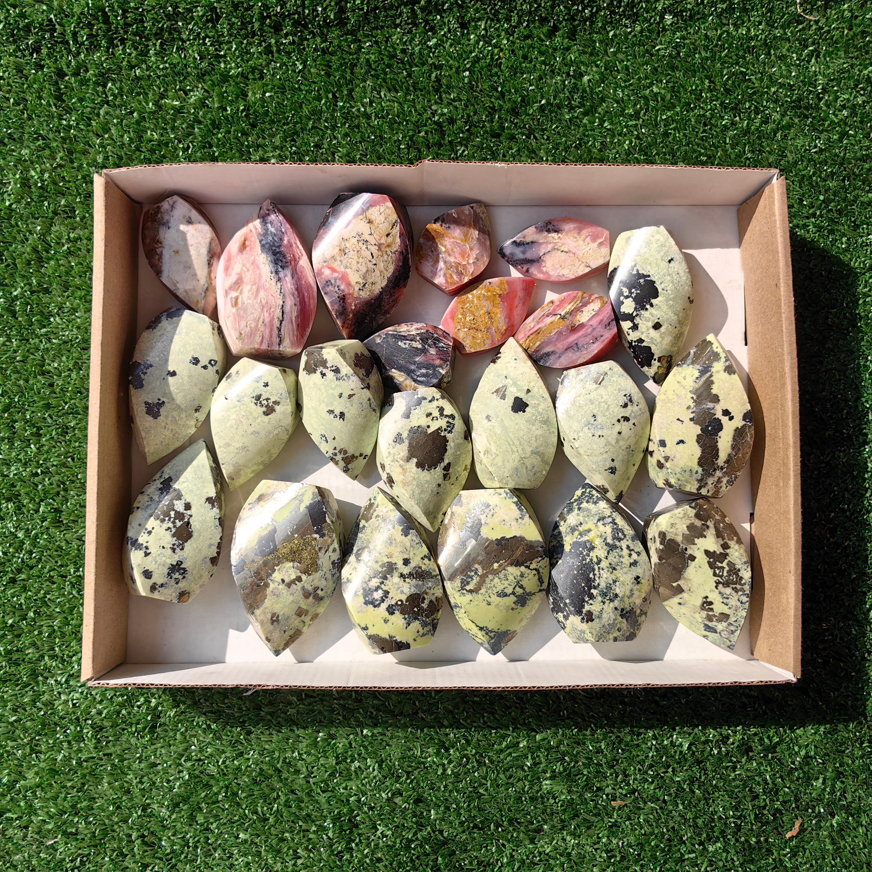 22 pc strawberry pink opal & serpentine flames