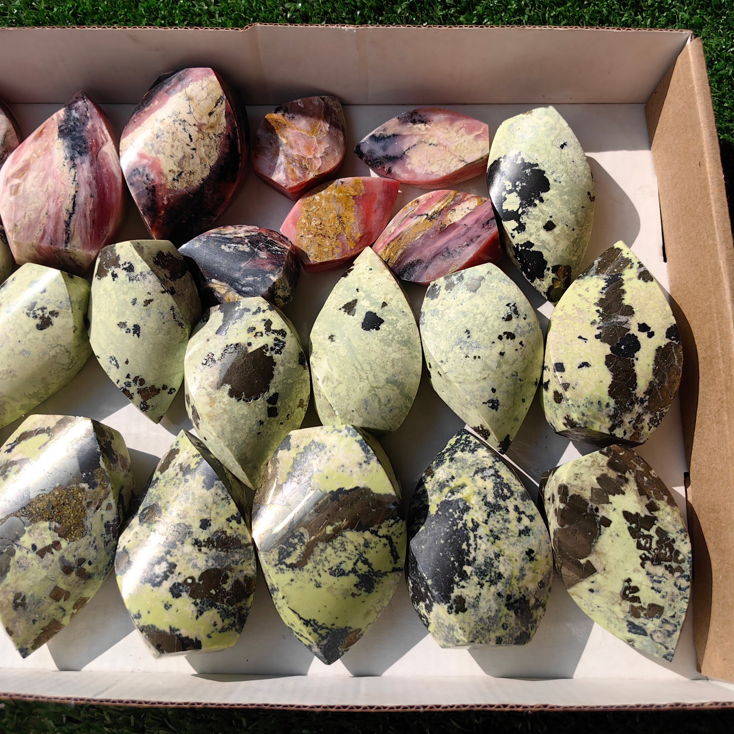 22 pc strawberry pink opal & serpentine flames