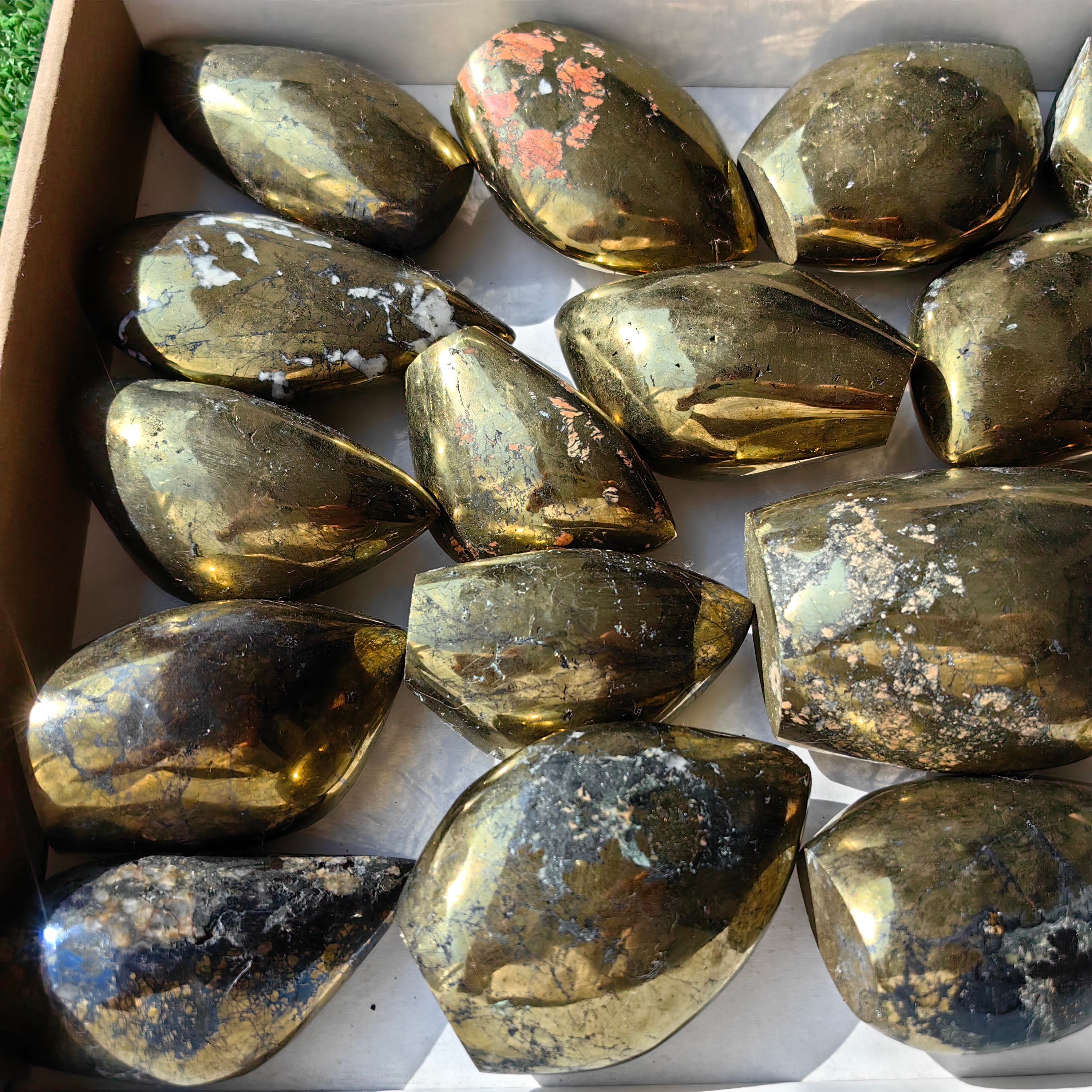 18 pc chalcopyrite free forms