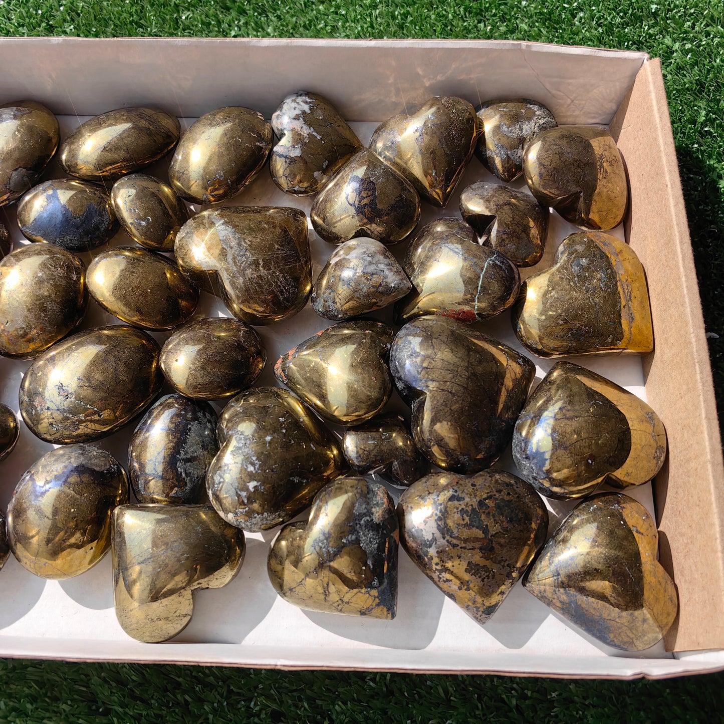 34 pc chalcopyrite with covellite palms & hearts
