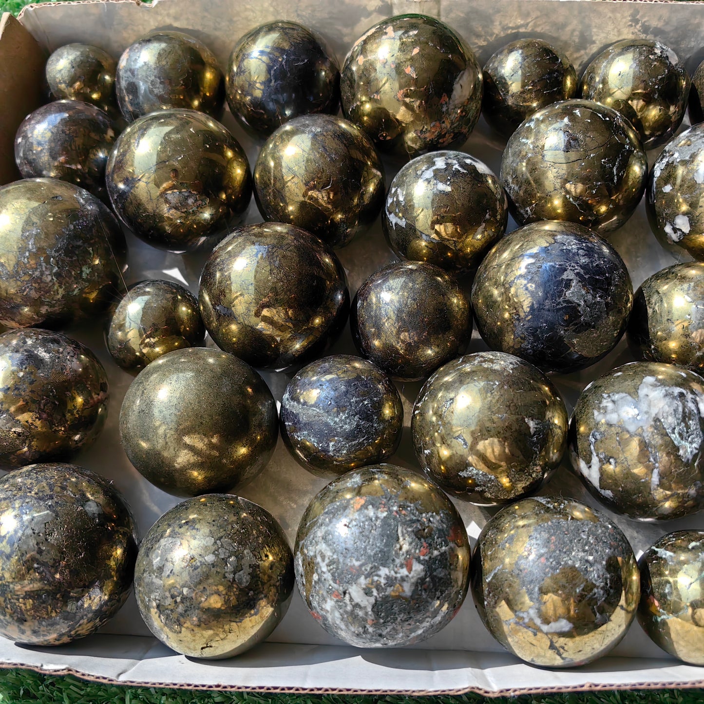 32 pc chalcopyrite with covellite spheres