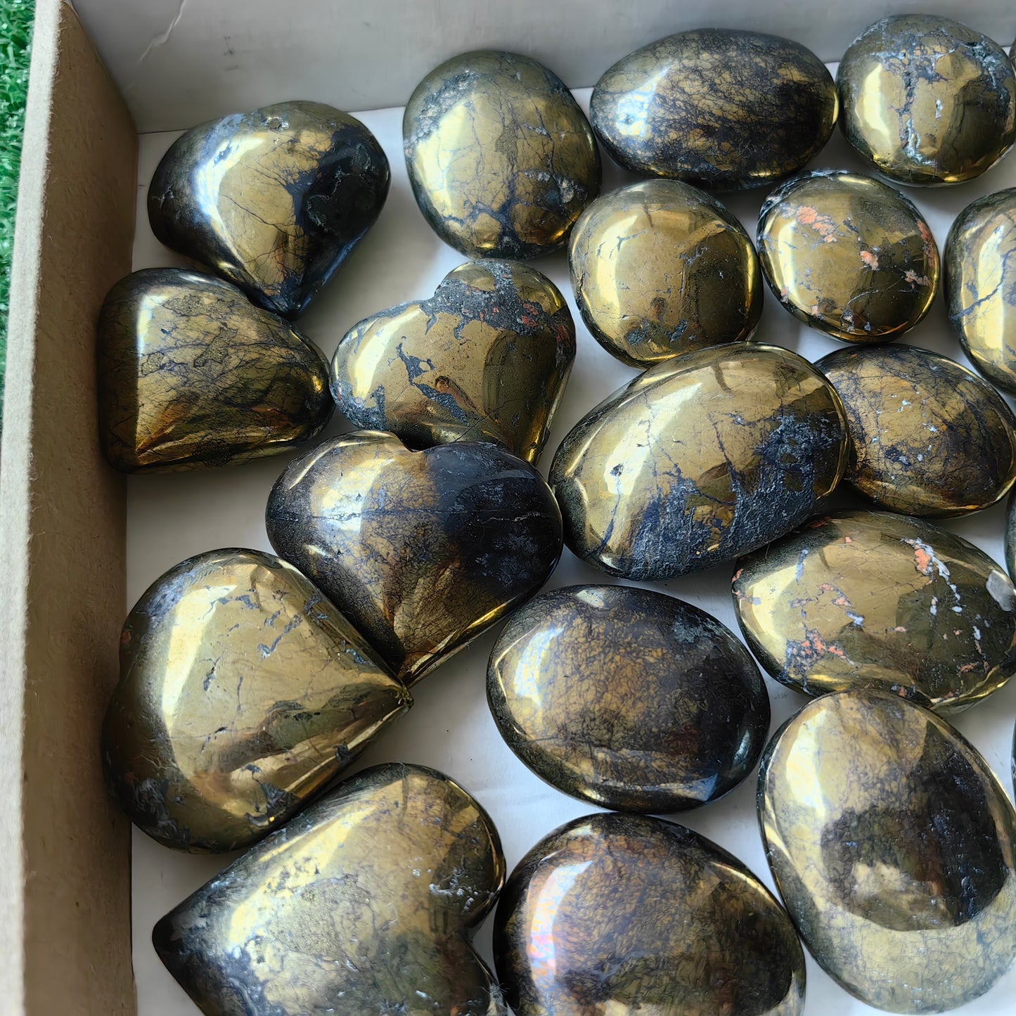 30 pc chalcopyrite with covellite hearts & palms