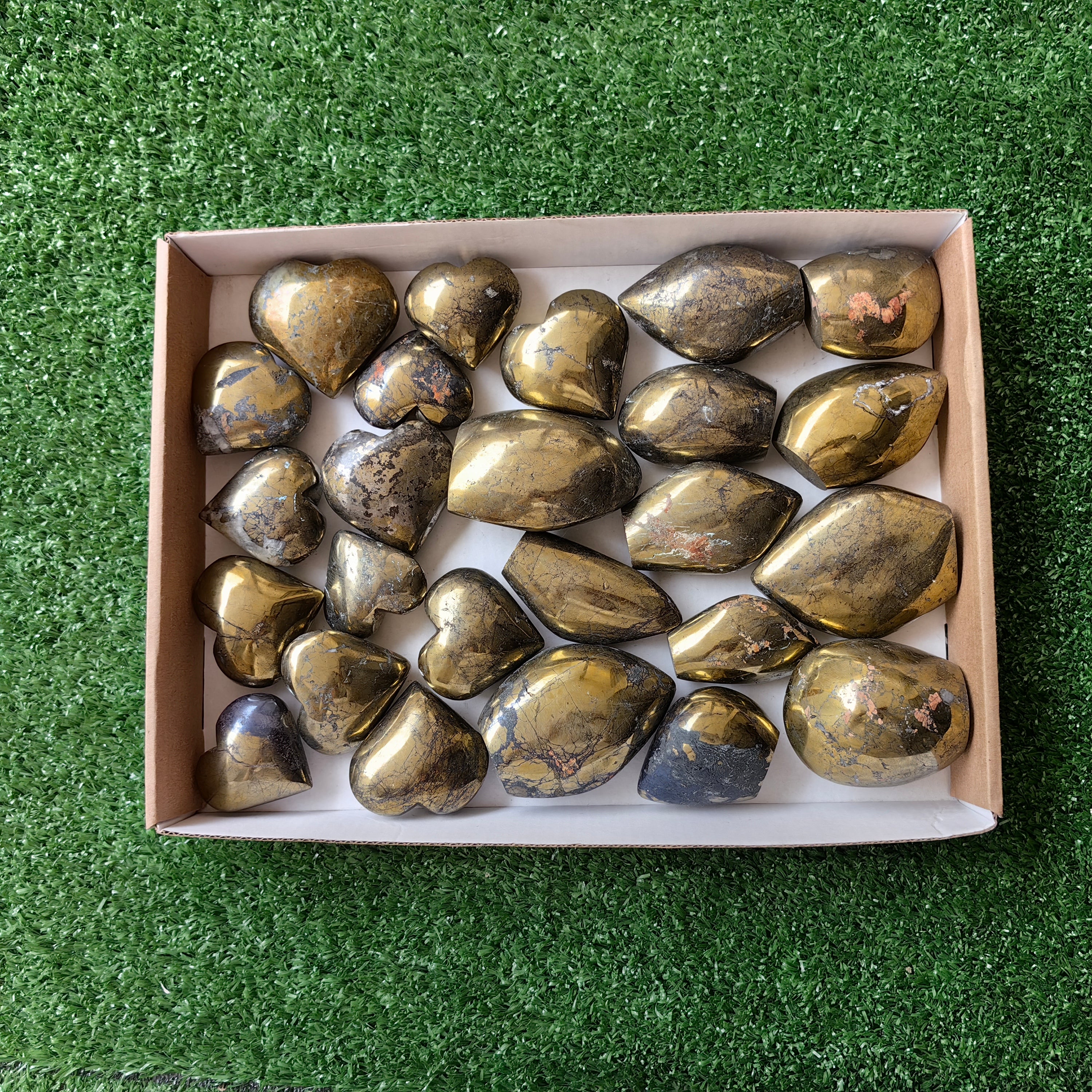 25 pc chalcopyrite with covellite hearts & free forms