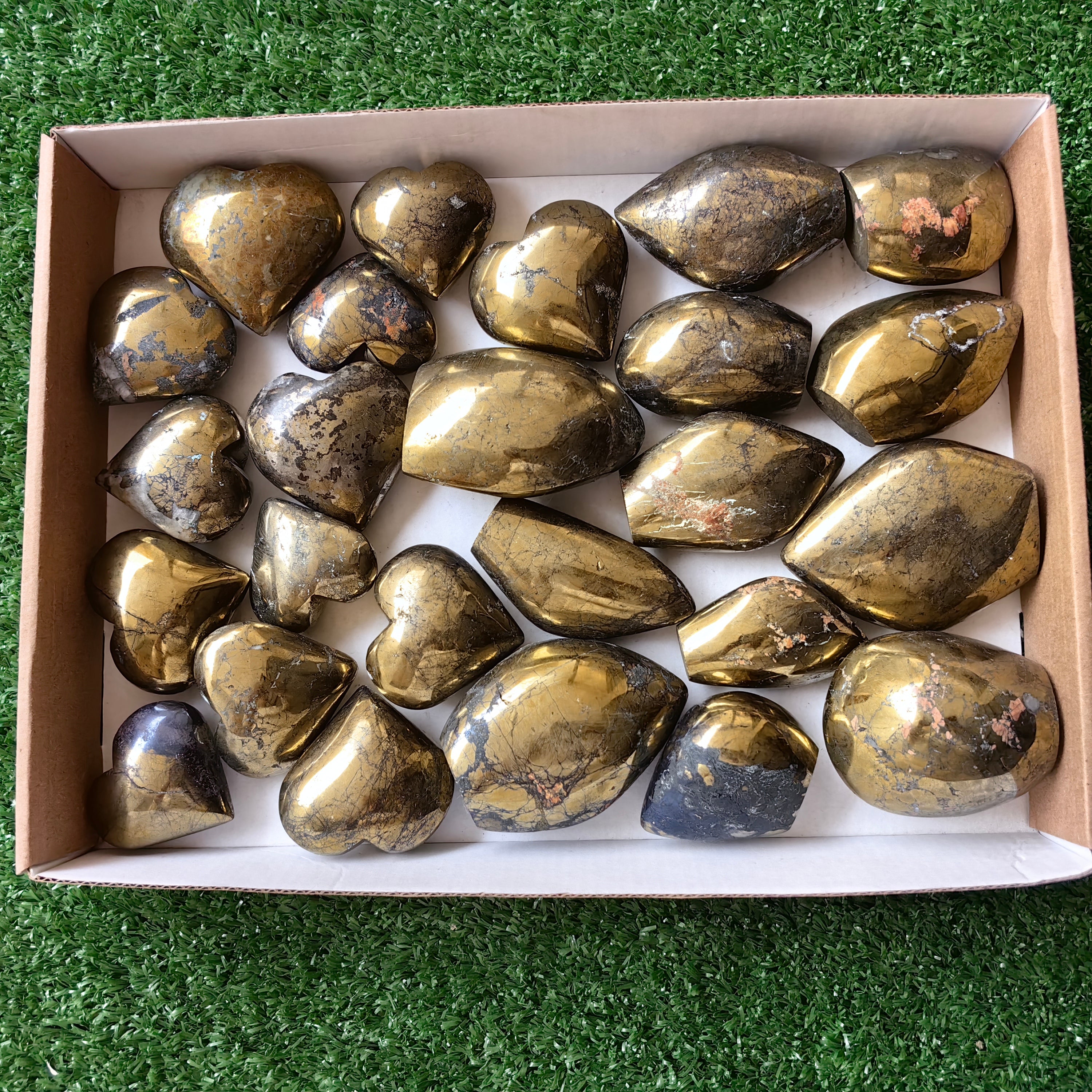 25 pc chalcopyrite with covellite hearts & free forms