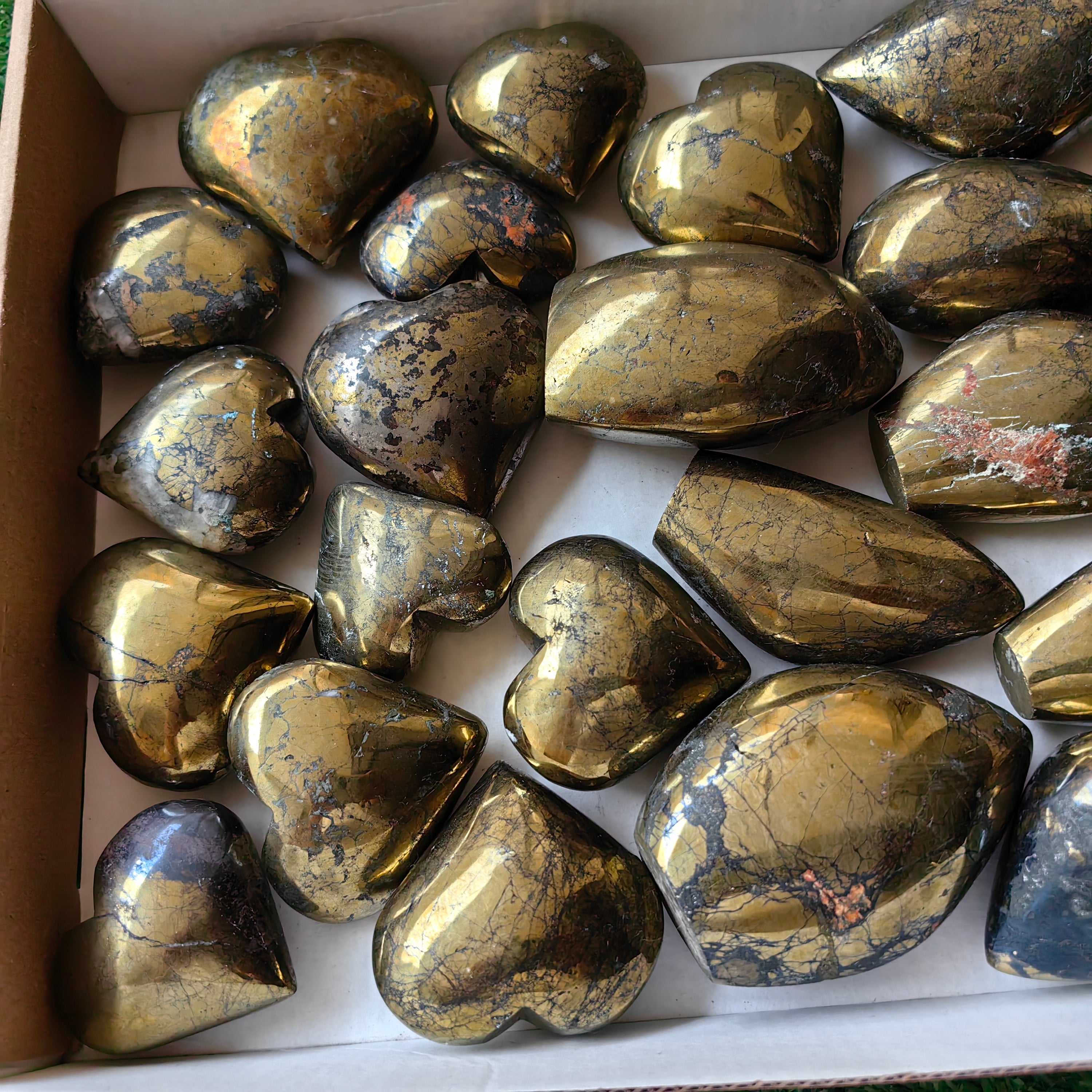 25 pc chalcopyrite with covellite hearts & free forms