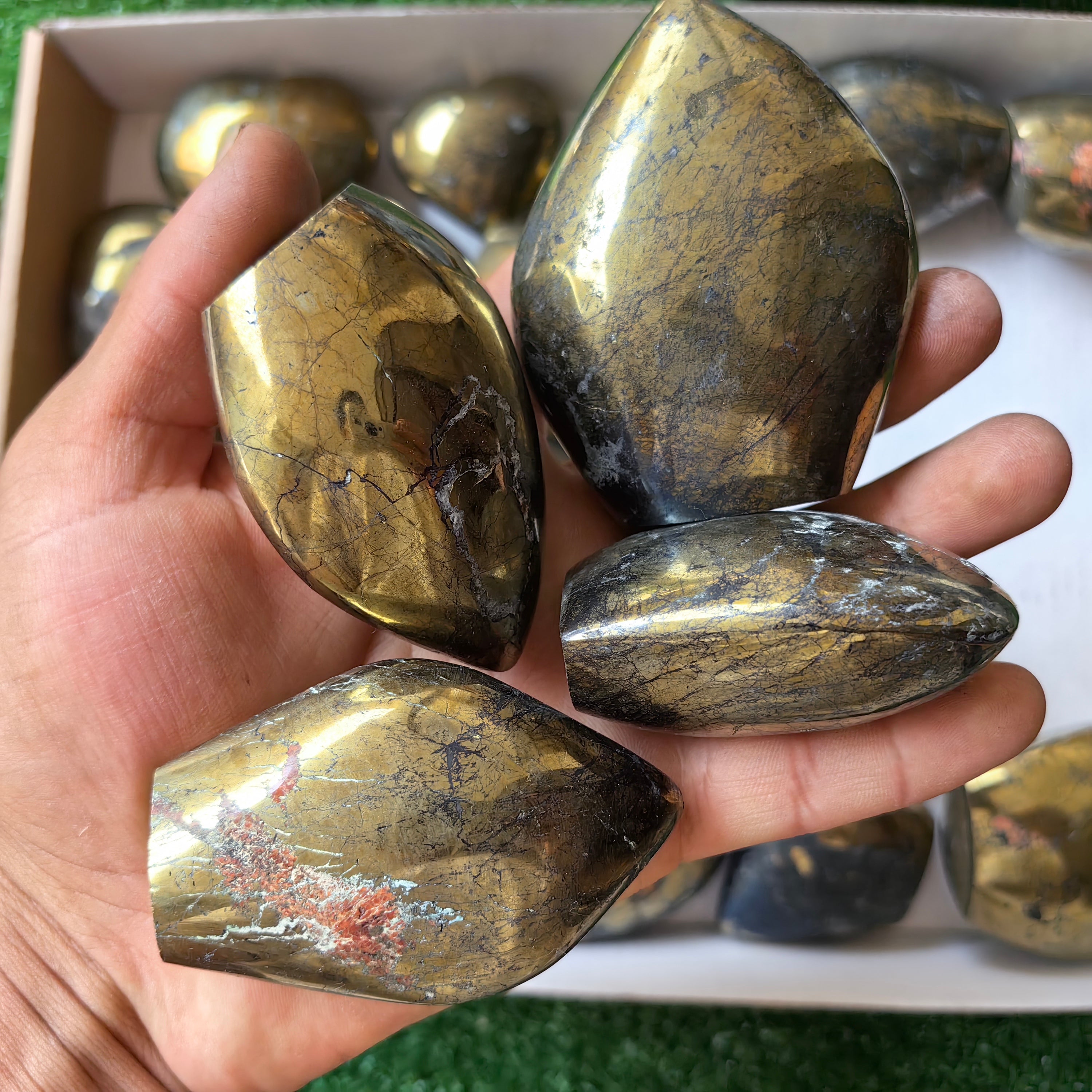 25 pc chalcopyrite with covellite hearts & free forms