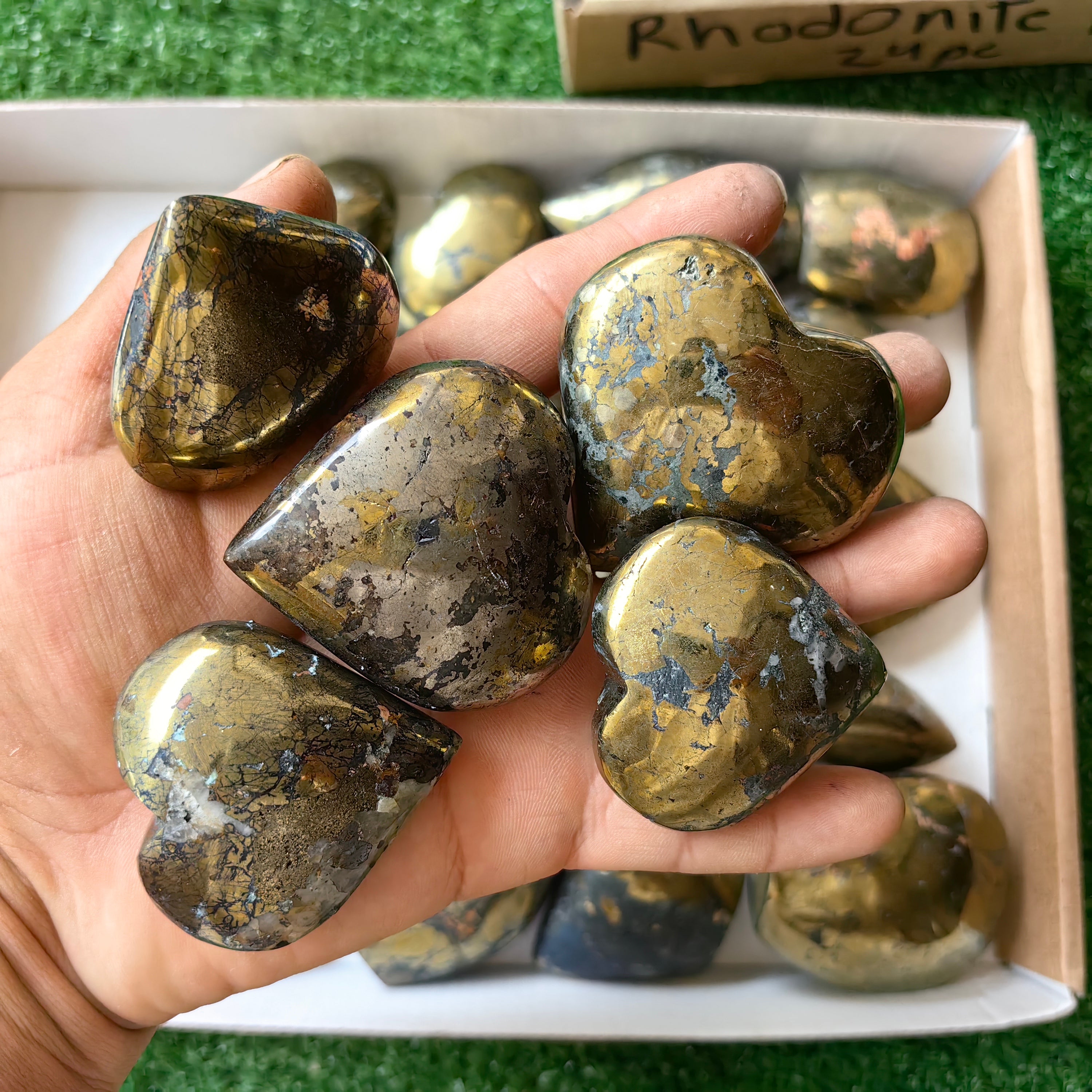 25 pc chalcopyrite with covellite hearts & free forms