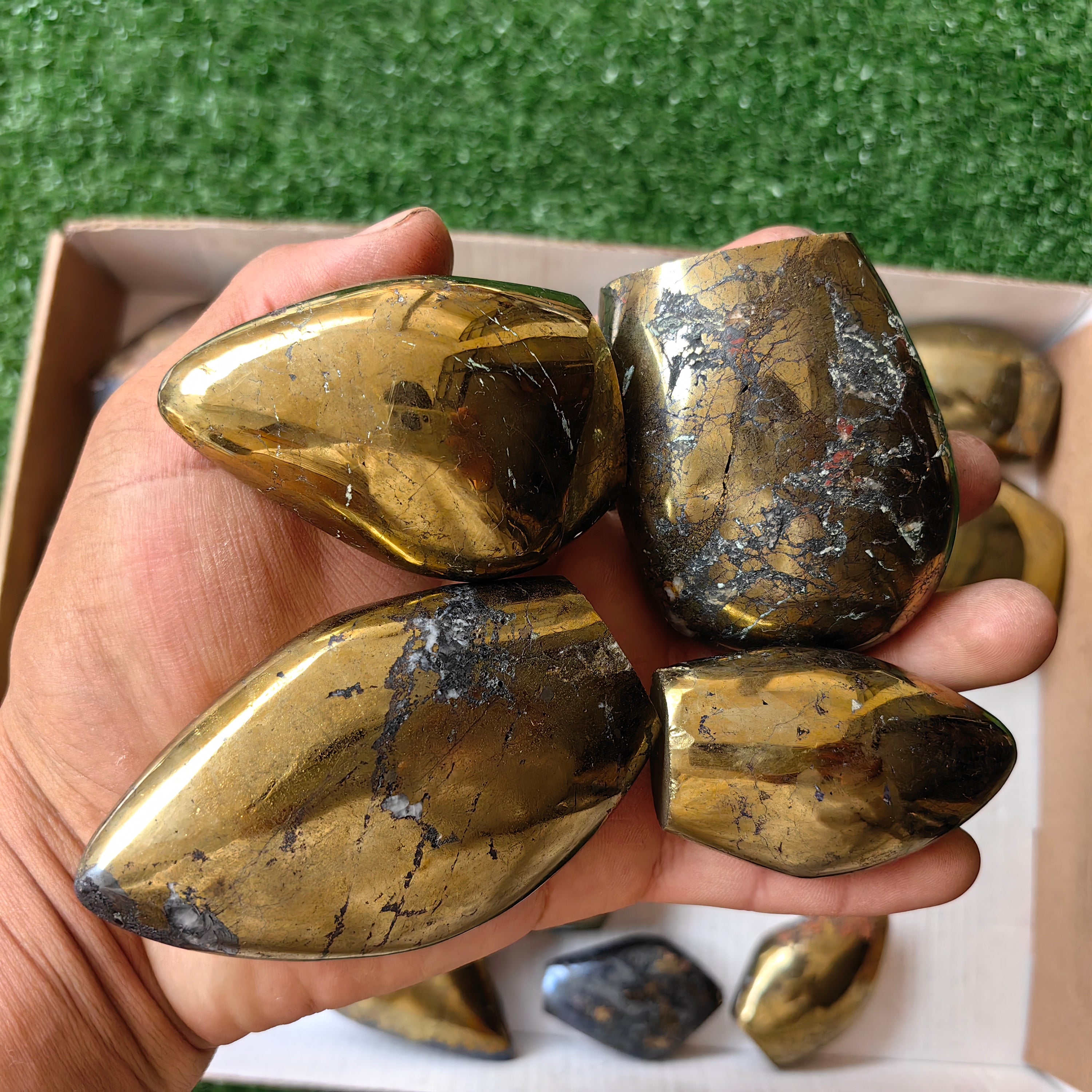 21 pc chalcopyrite with covellite free forms