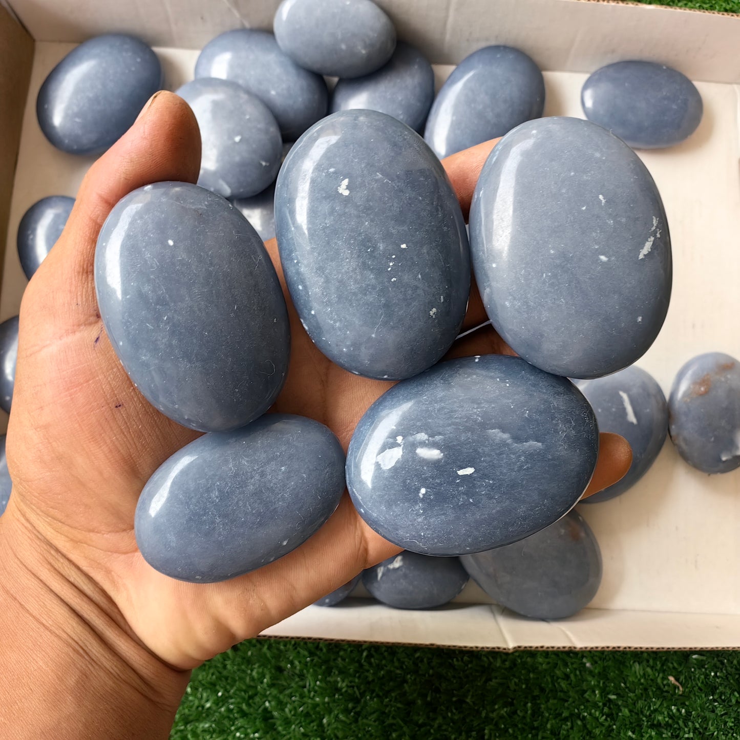 32 pc blue angelite palms