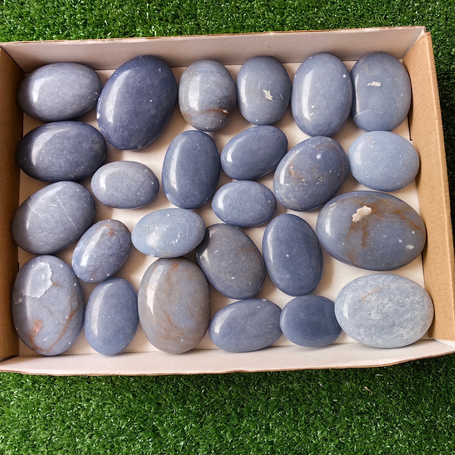 37 pc blue angelite palms