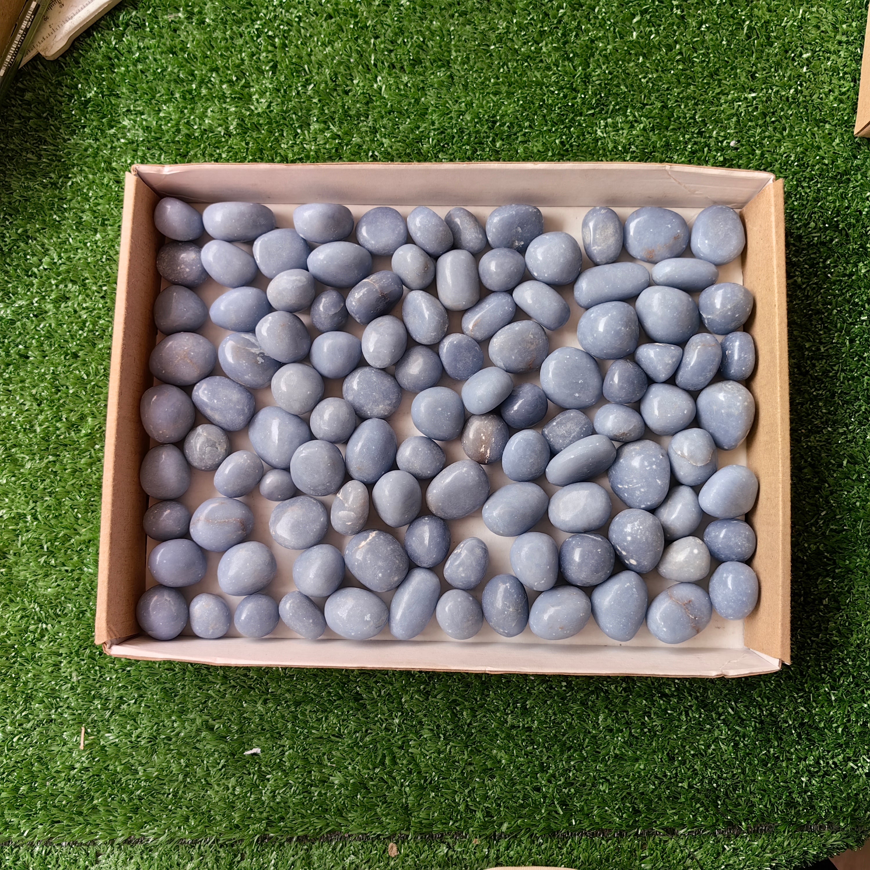 2 kg tumbled angelite