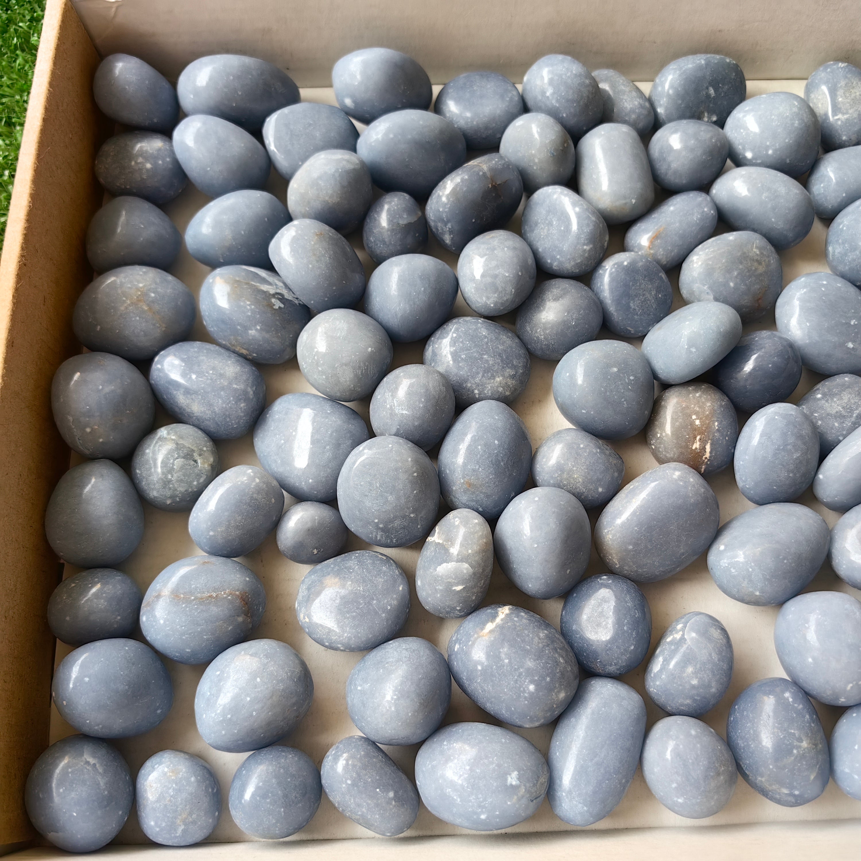 2 kg tumbled angelite