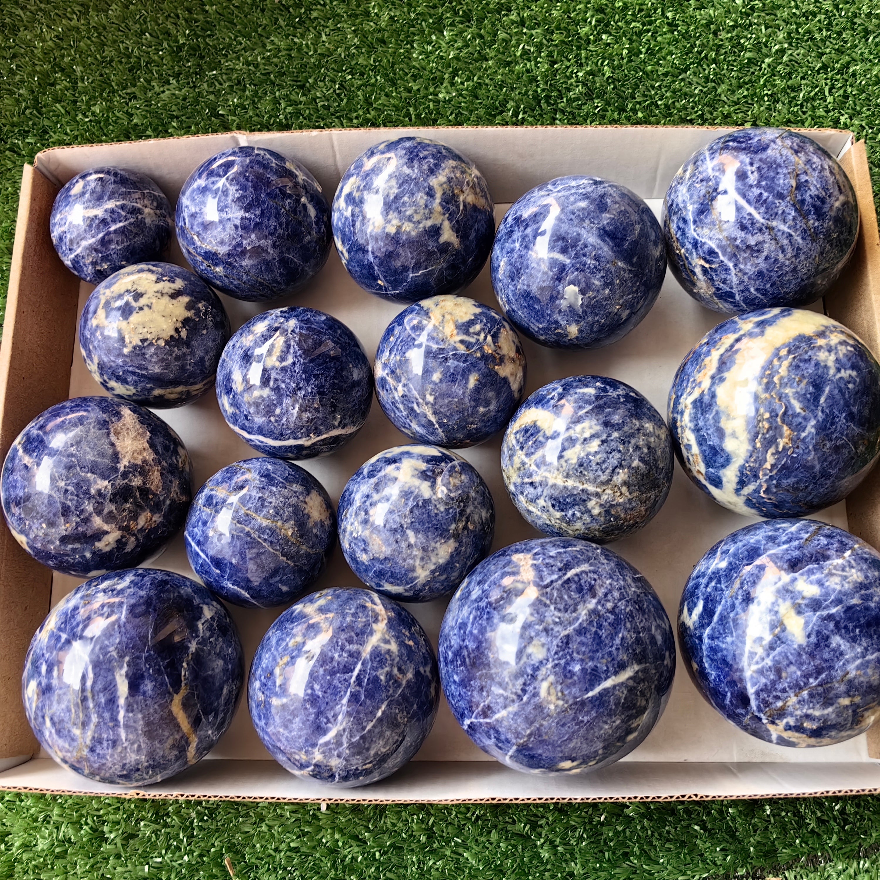 17 pc blue sodalite spheres