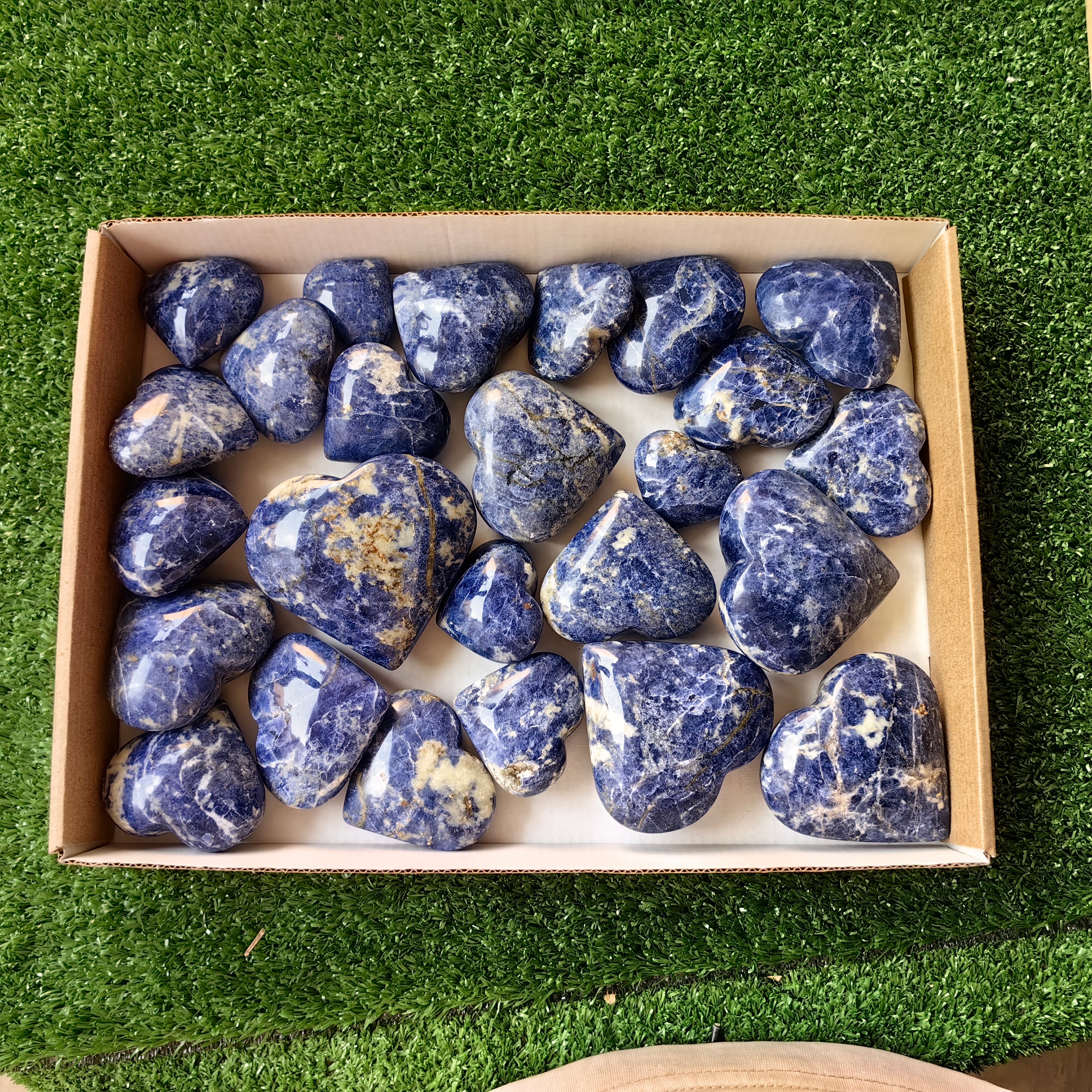 25 pc blue sodalite hearts